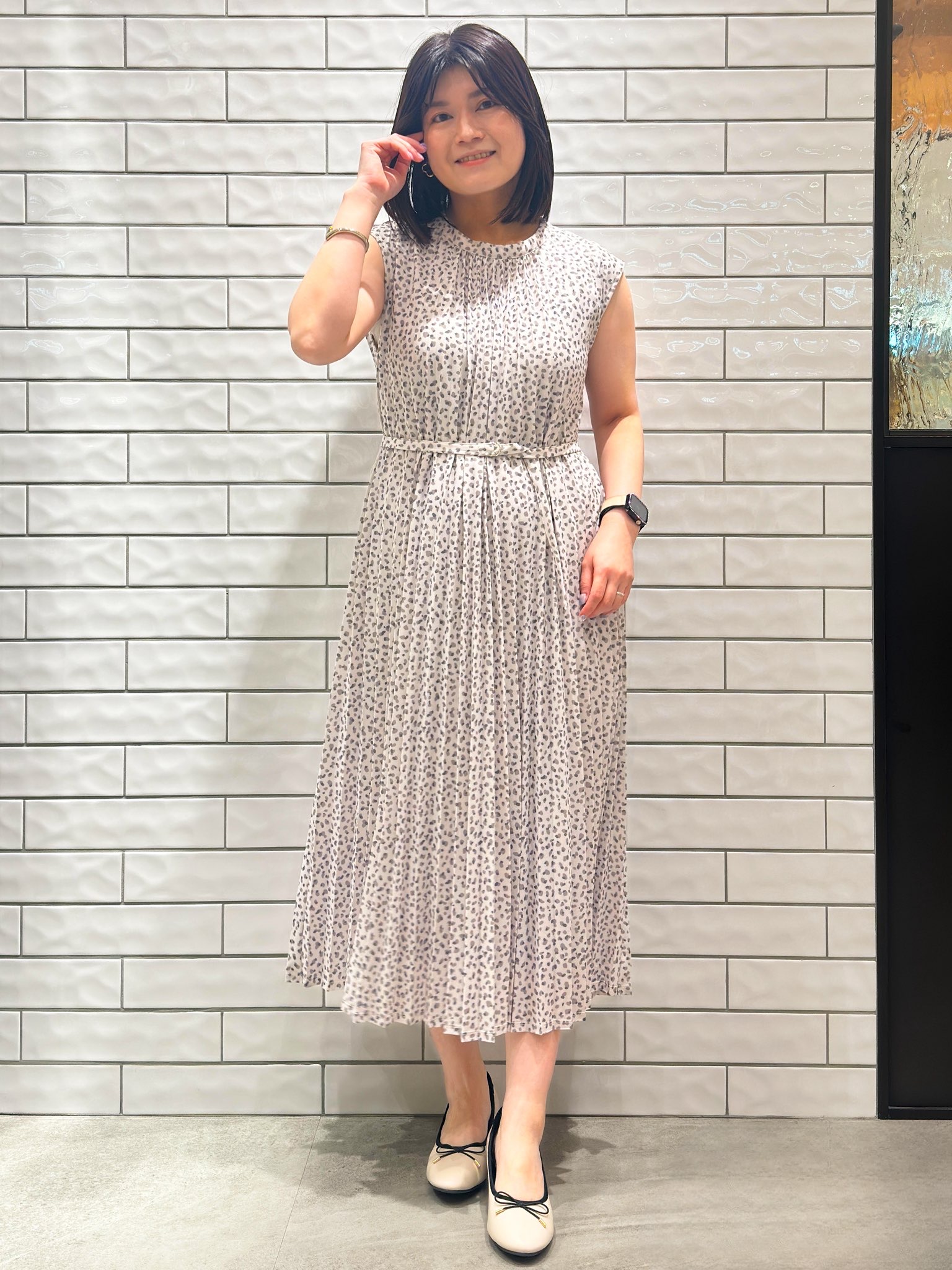 Minさんの「OPAQUE.CLIP｜【接触冷感】シアーラメドルマンショートカーディガン《洗濯機OK》」を使ったコーディネート