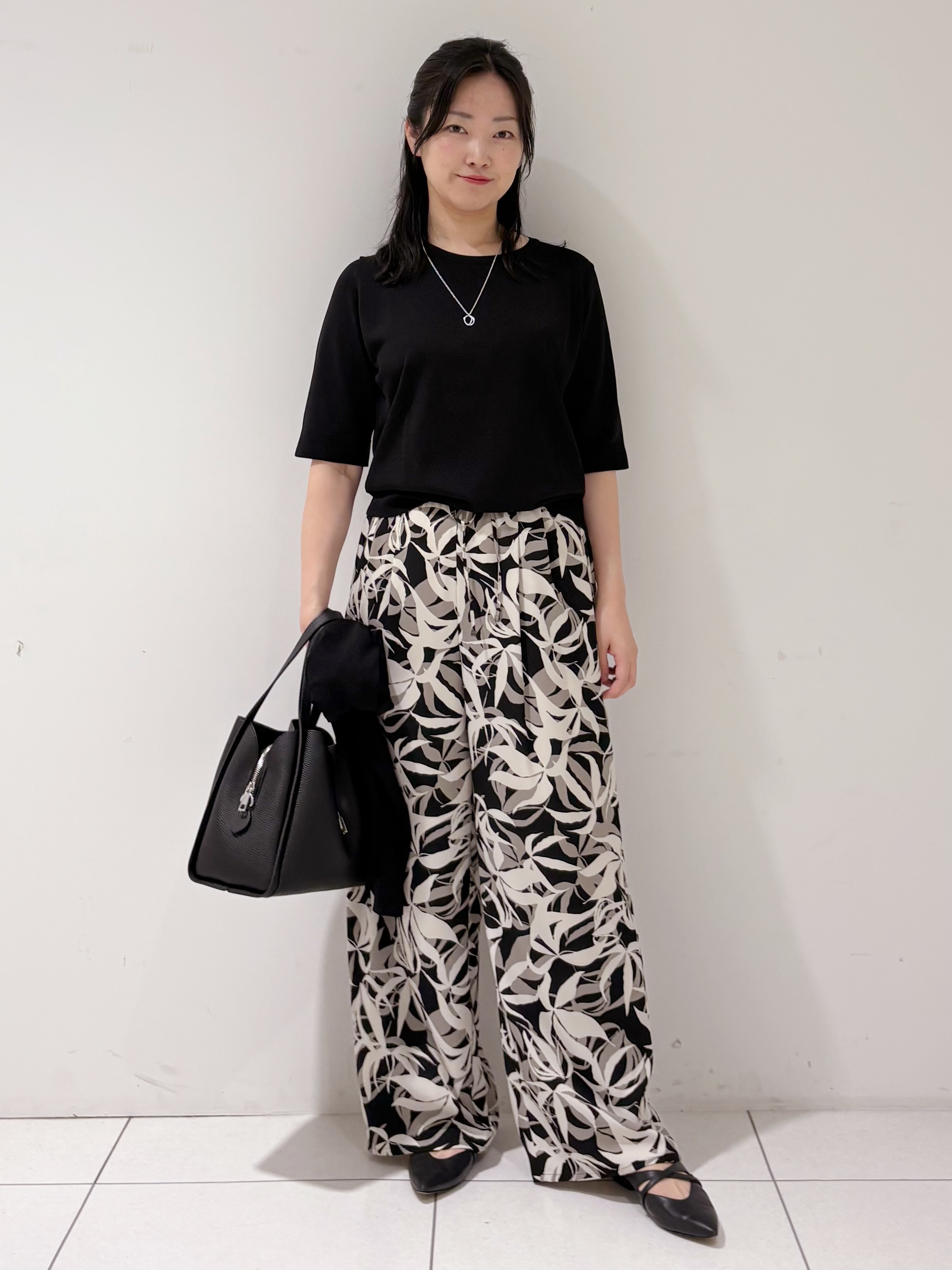 momokoさんの「INDIVI｜【UVケア/接触冷感／アンサンブル】丸首カーディガン＆袖スリット5分袖ニット」を使ったコーディネート