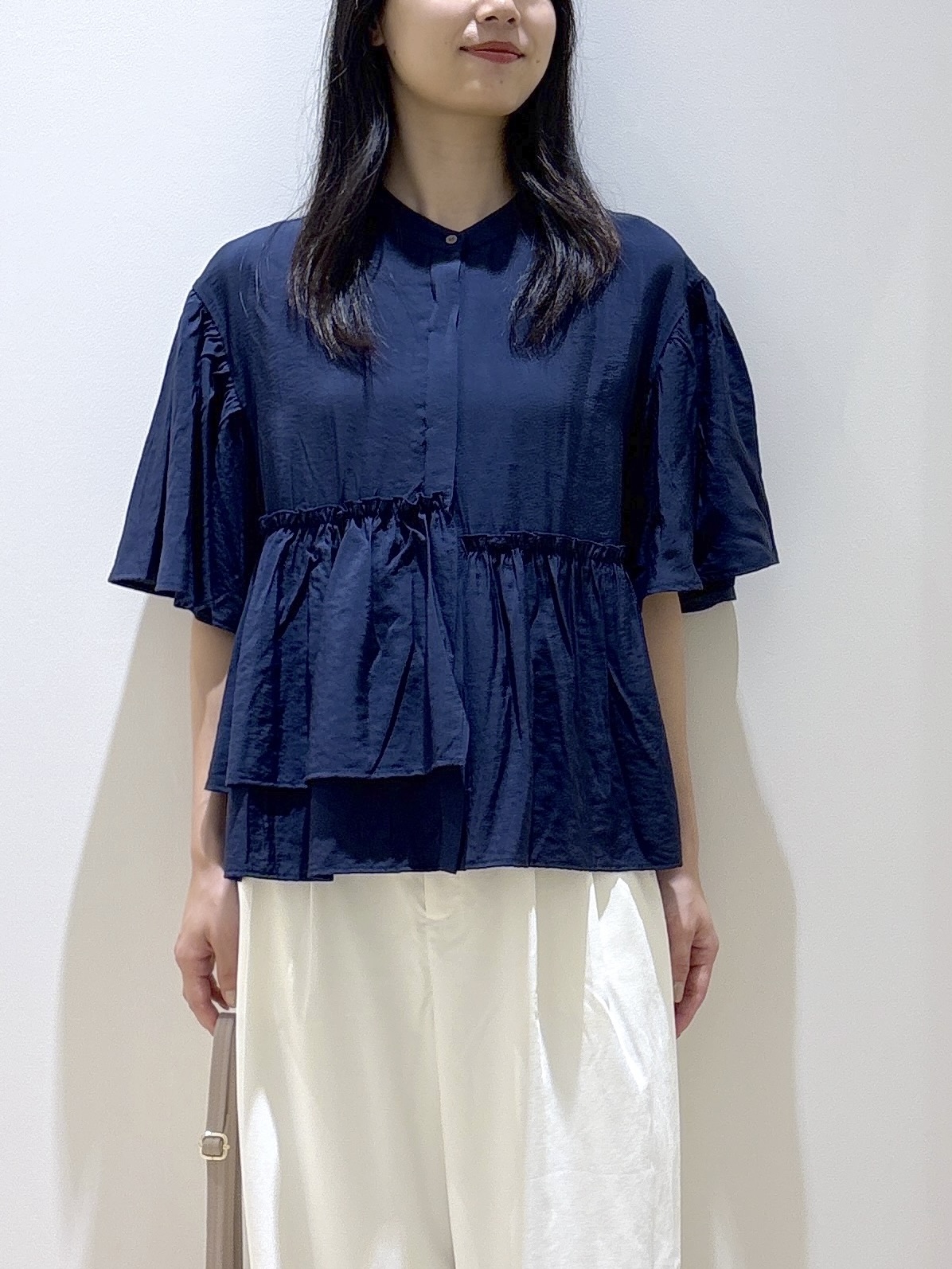 sachikoさんの「OPAQUE.CLIP｜アシンメトリーペプラムブラウス【洗濯機OK】」を使ったコーディネート