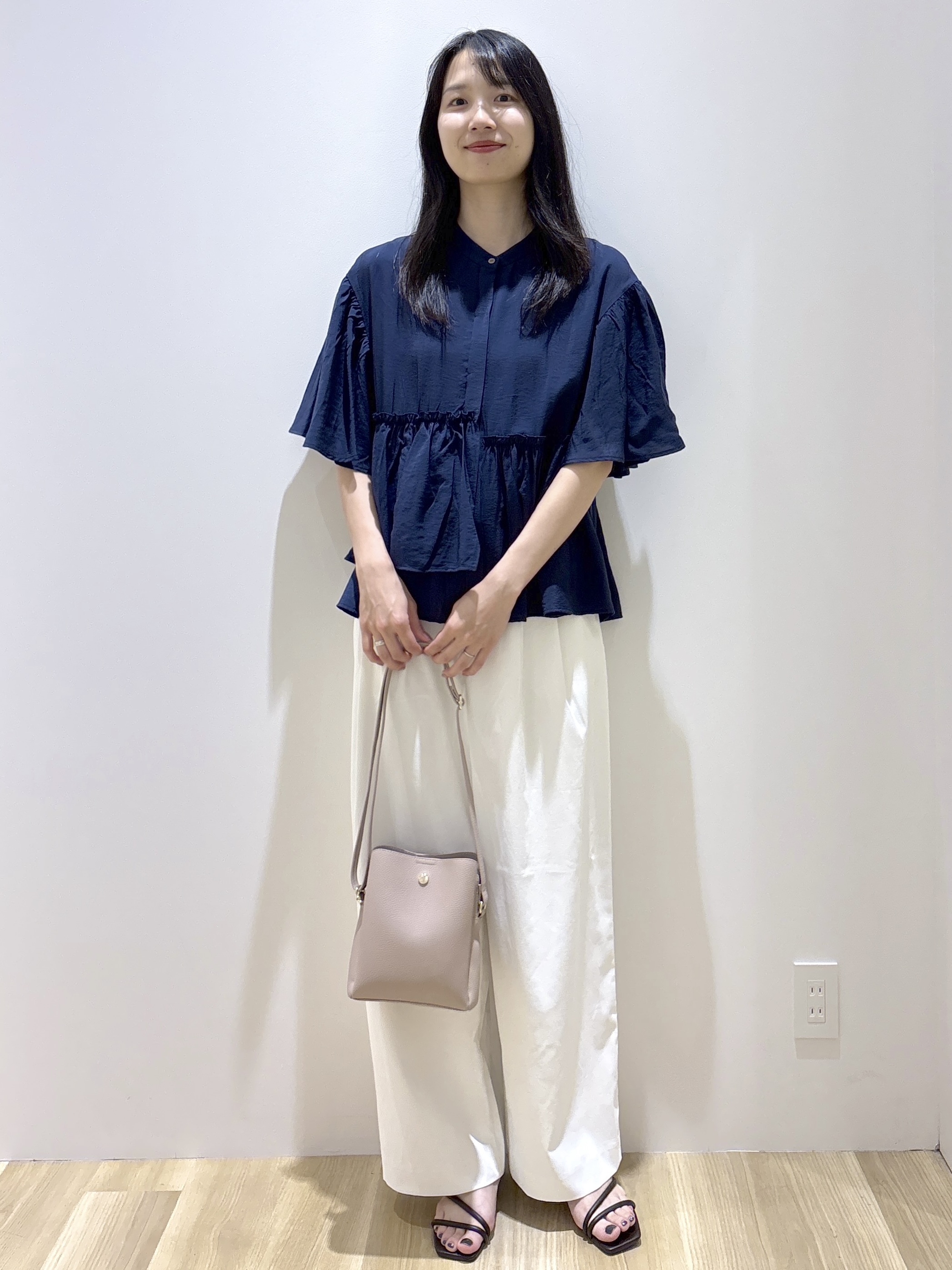 sachikoさんの「OPAQUE.CLIP｜アシンメトリーペプラムブラウス【洗濯機OK】」を使ったコーディネート