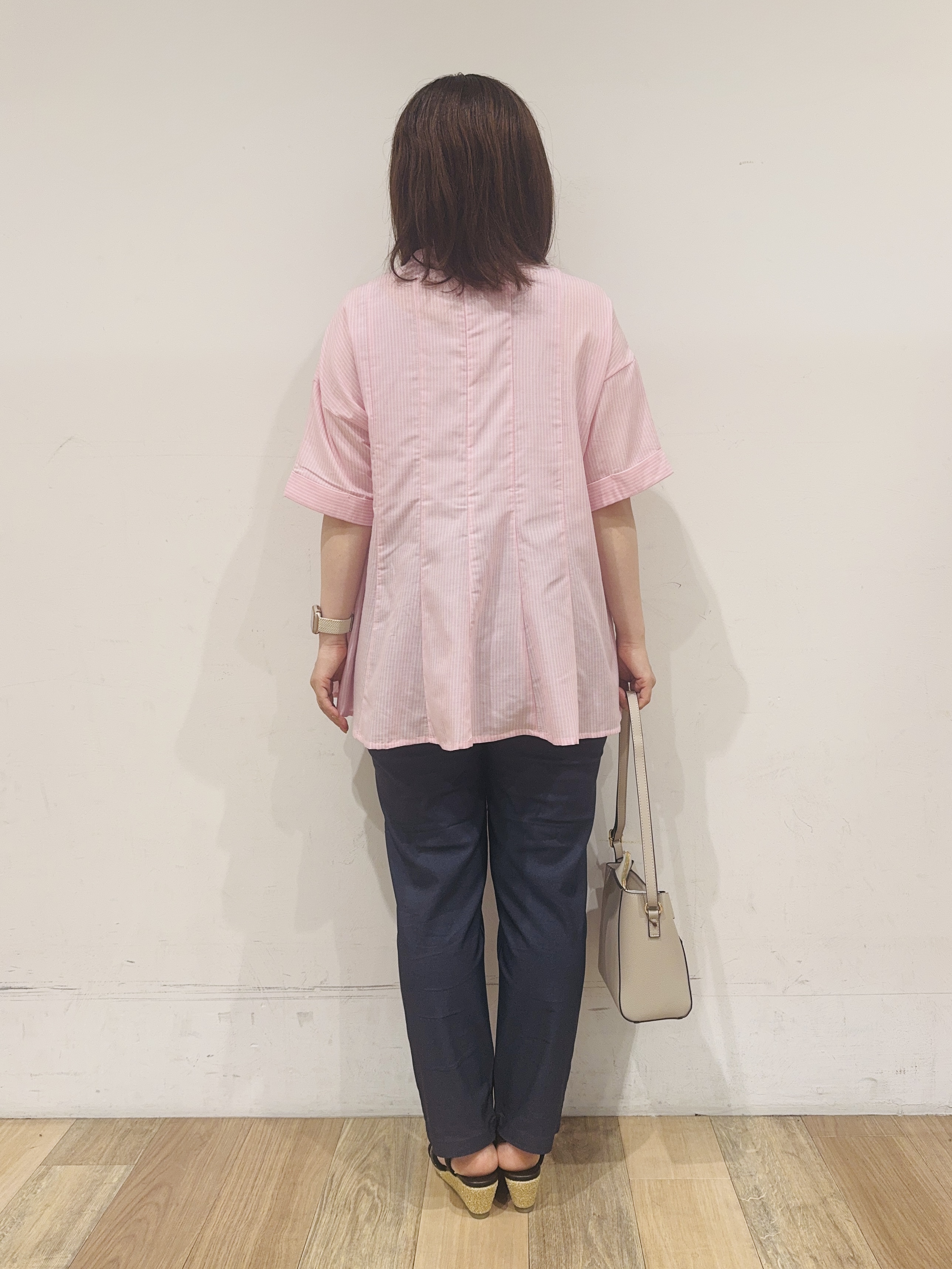 miさんの「grove｜【洗濯機OK・ひんやり】さらっと軽やか、夏のフレアシャツ」を使ったコーディネート