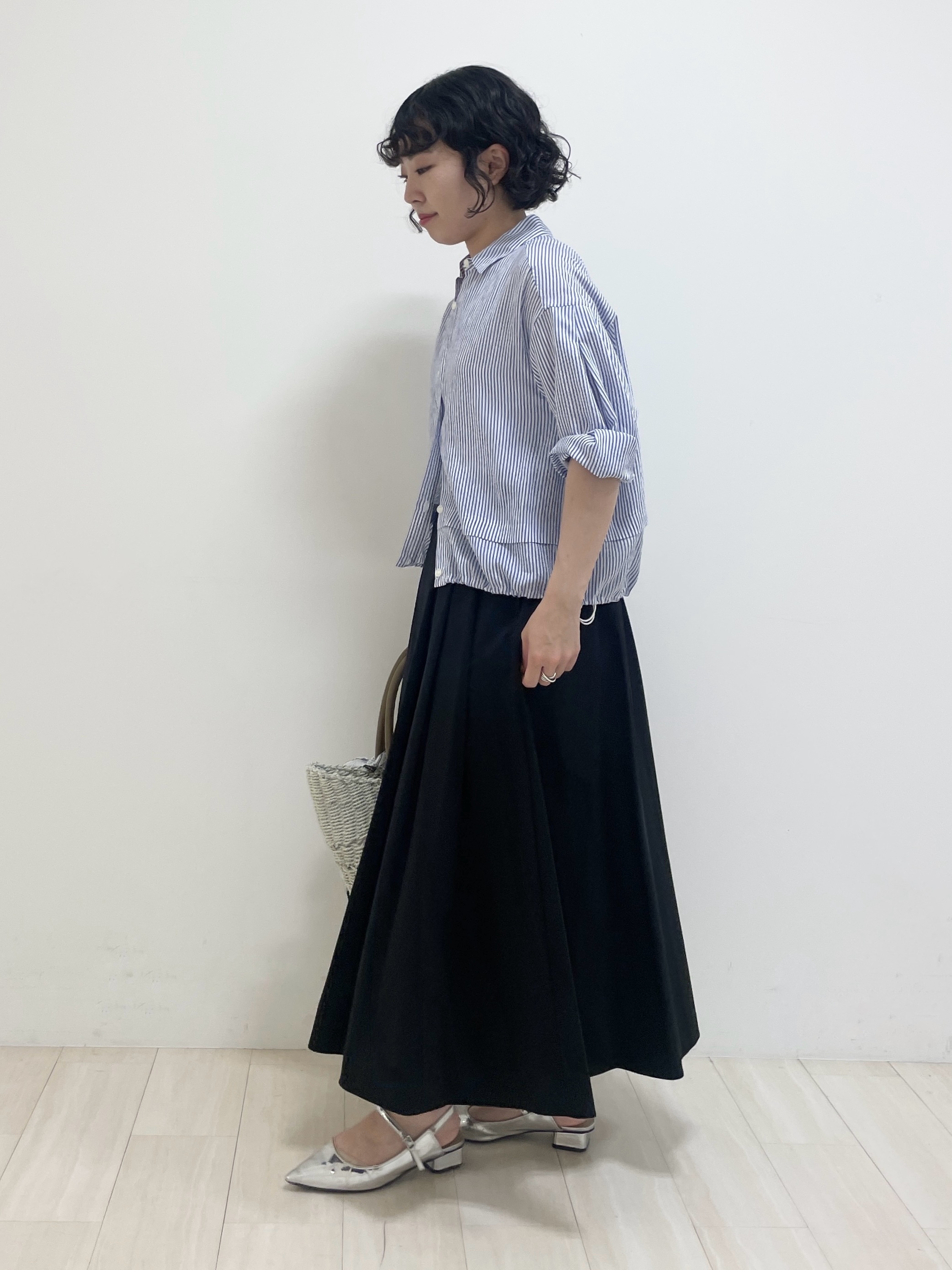 kanaさんの「INDIVI｜【接触冷感／洗える／2WAY】ドロスト付 シアーシャンブレーシャツ」を使ったコーディネート