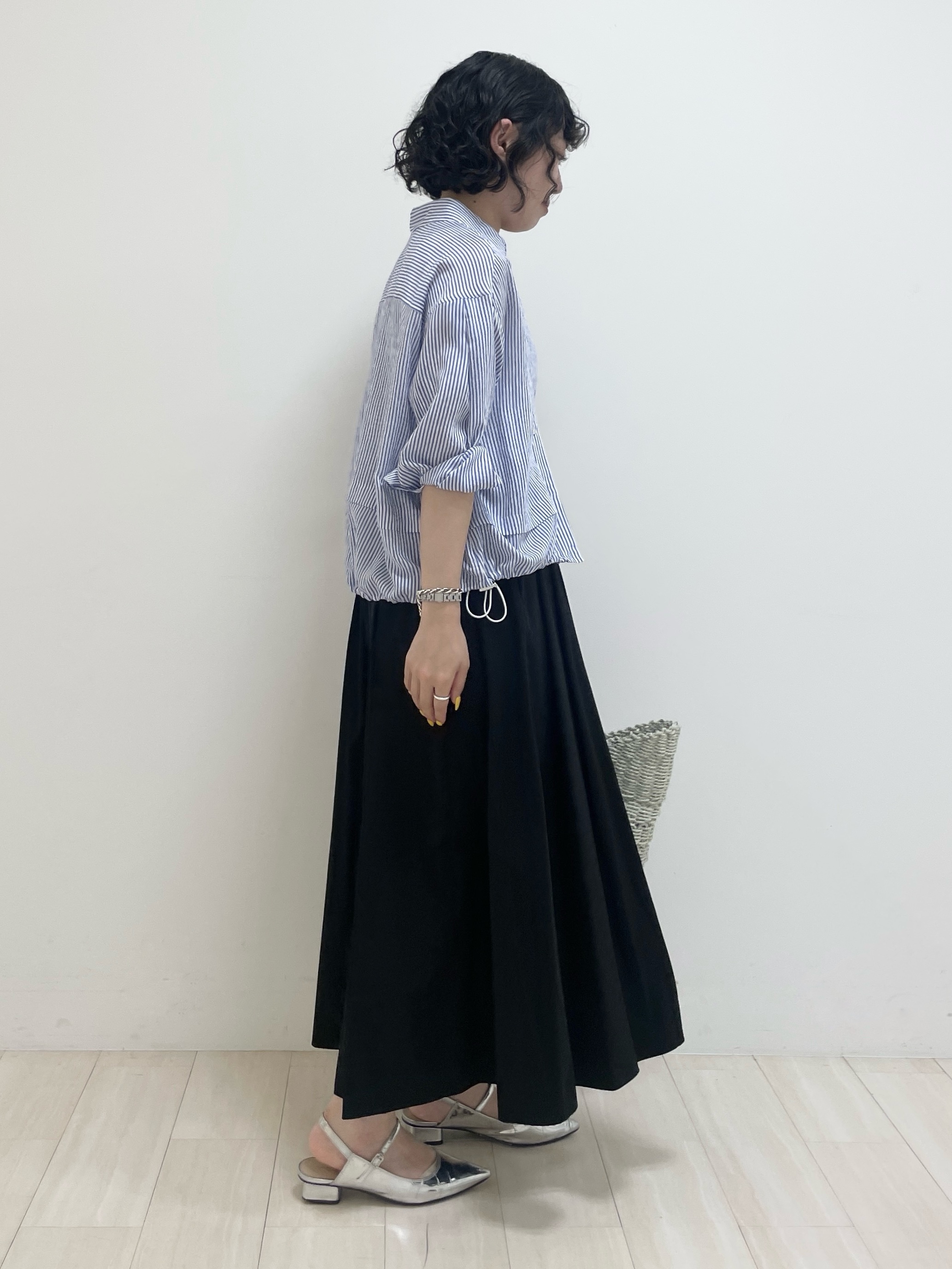 kanaさんの「INDIVI｜【接触冷感／洗える／2WAY】ドロスト付 シアーシャンブレーシャツ」を使ったコーディネート