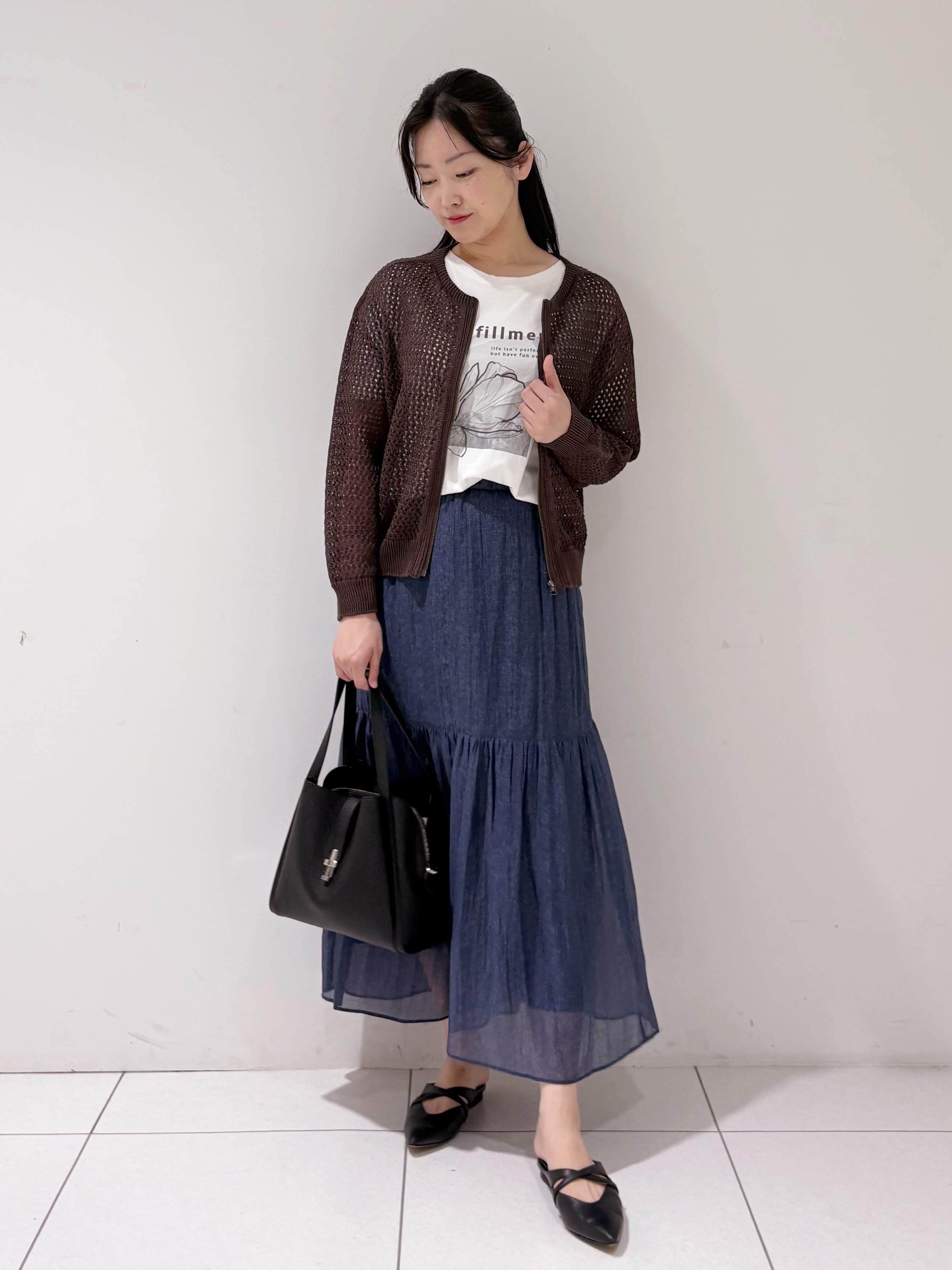 momokoさんの「INDIVI｜【UVケア／選べるグラフィック】スムースジャージTシャツ」を使ったコーディネート