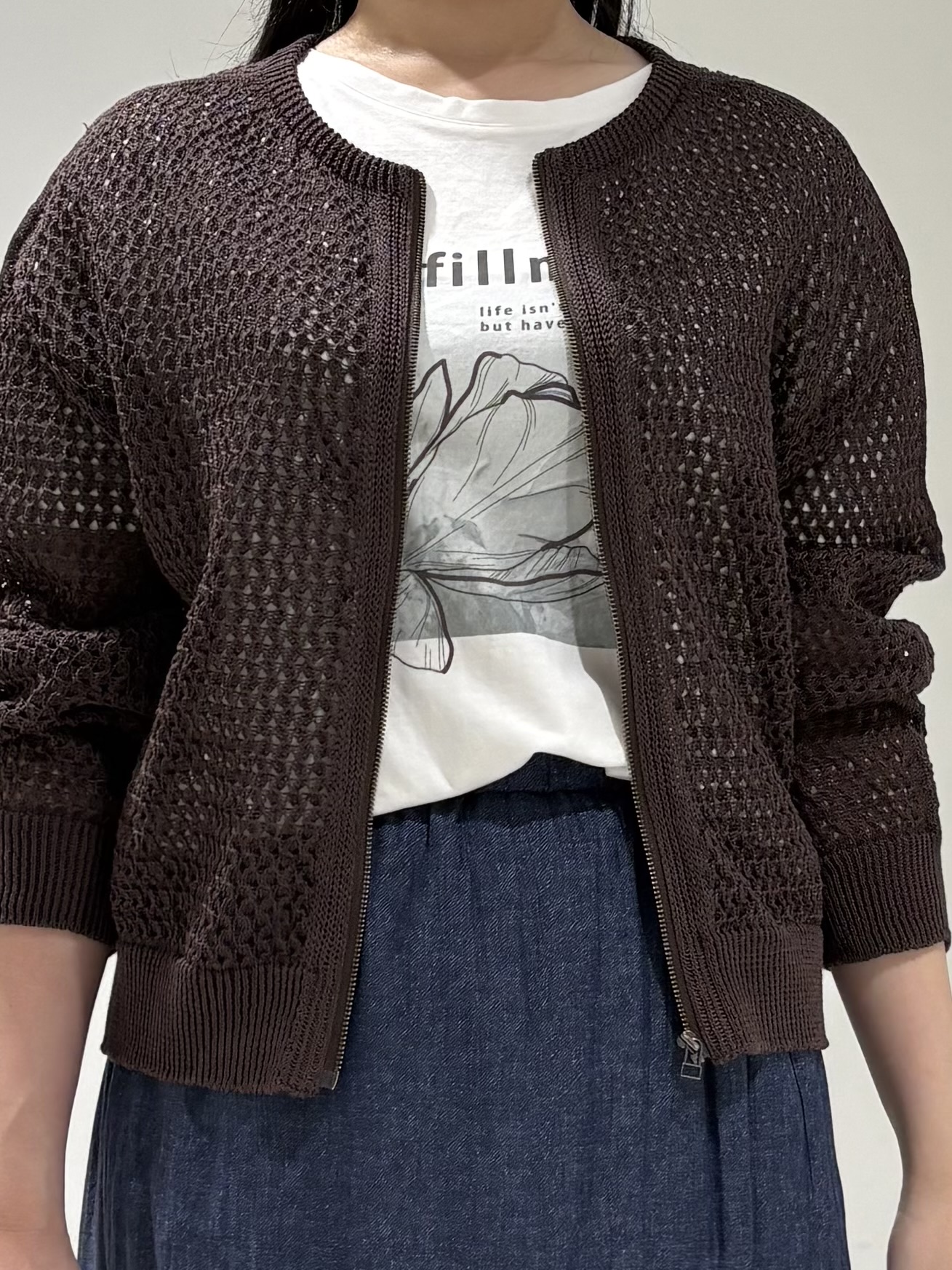 momokoさんの「INDIVI｜【UVケア／選べるグラフィック】スムースジャージTシャツ」を使ったコーディネート