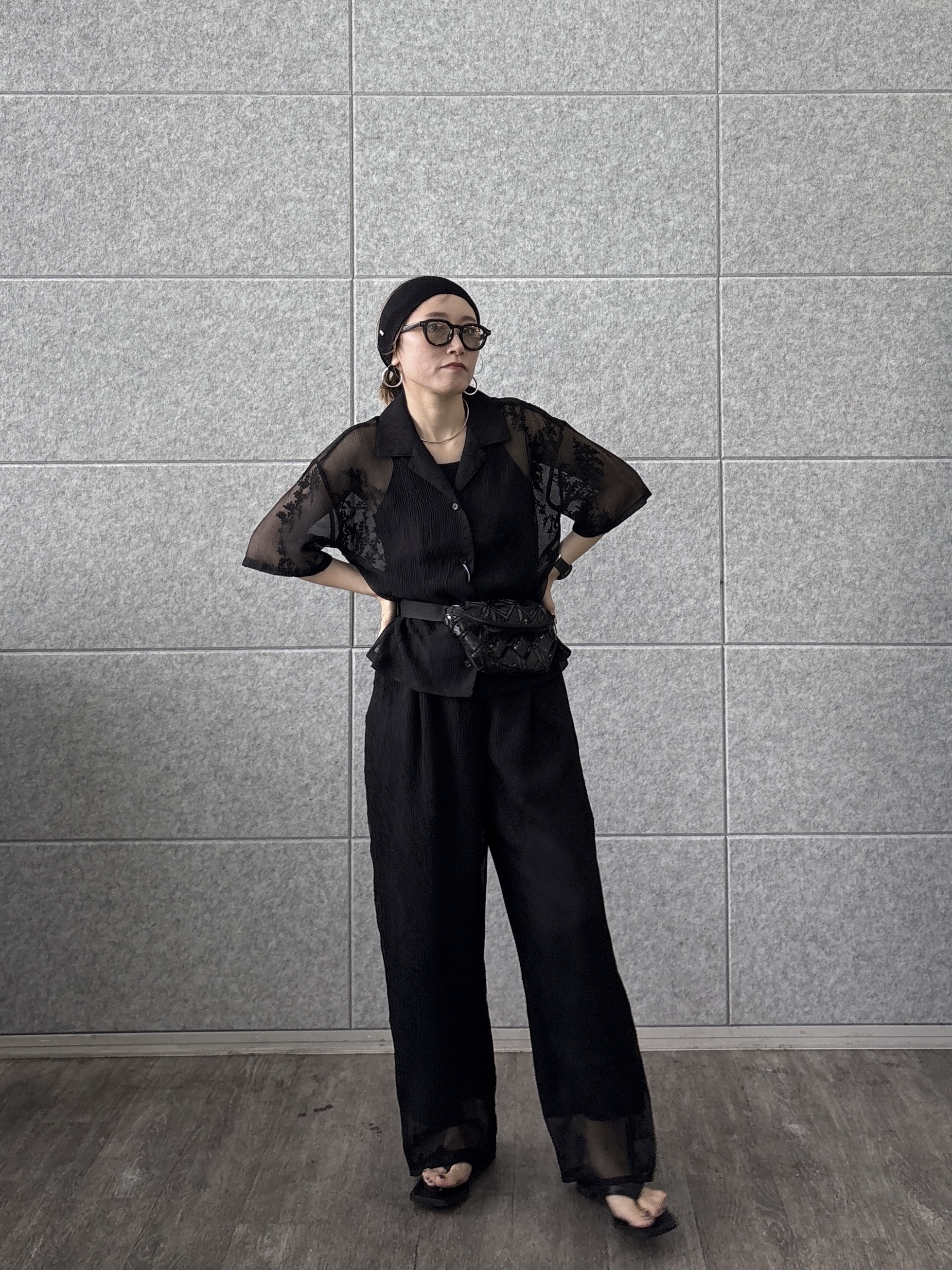 kotakiさんの「INDIVI｜オープンカラーボタニカル刺繍シャツ【セットアップ可能】」を使ったコーディネート
