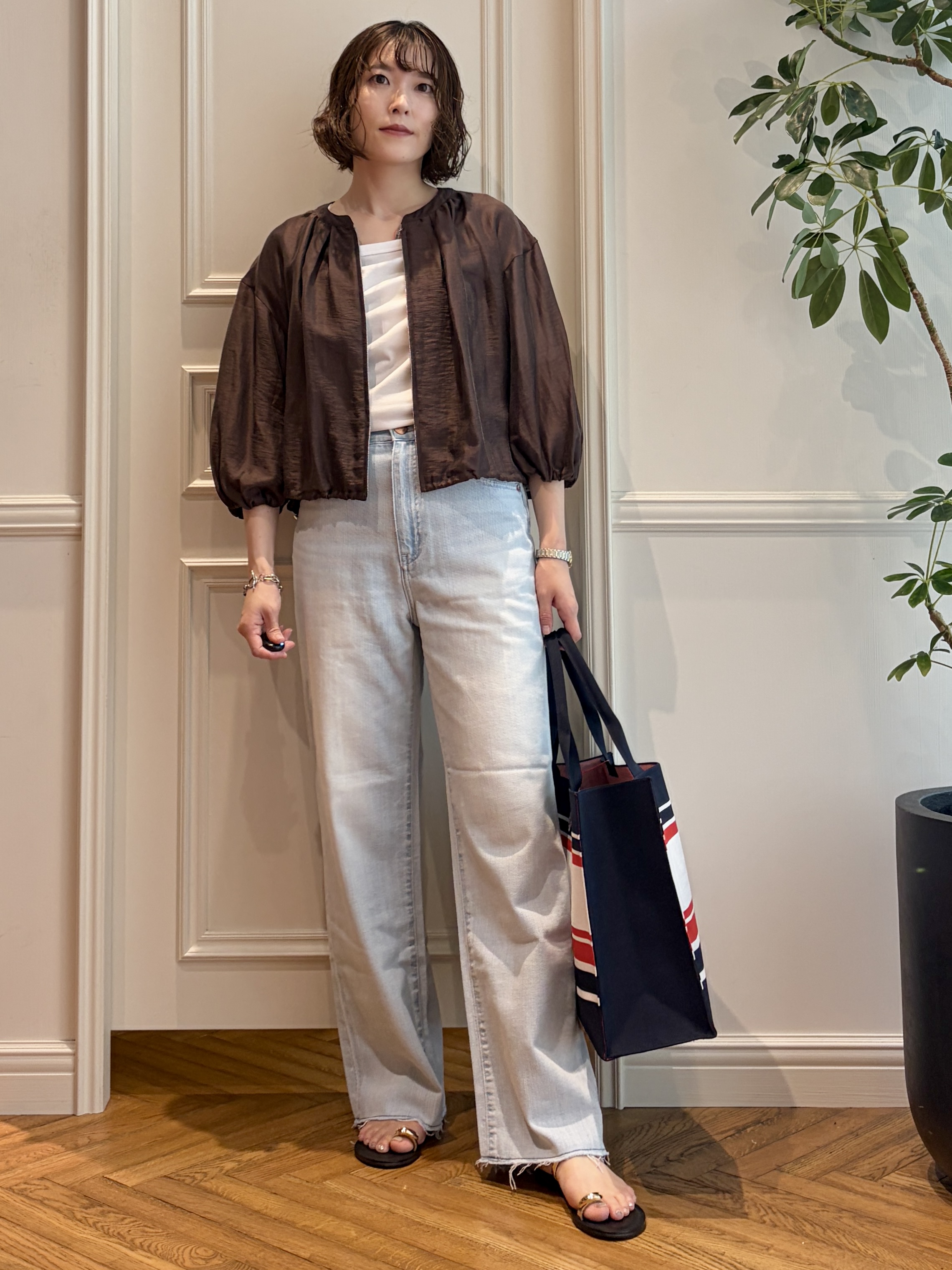 nakaoさんの「DRESSTERIOR｜NICOLAS LAINAS（ニコラスライナス）ソフトソールトングサンダル」を使ったコーディネート