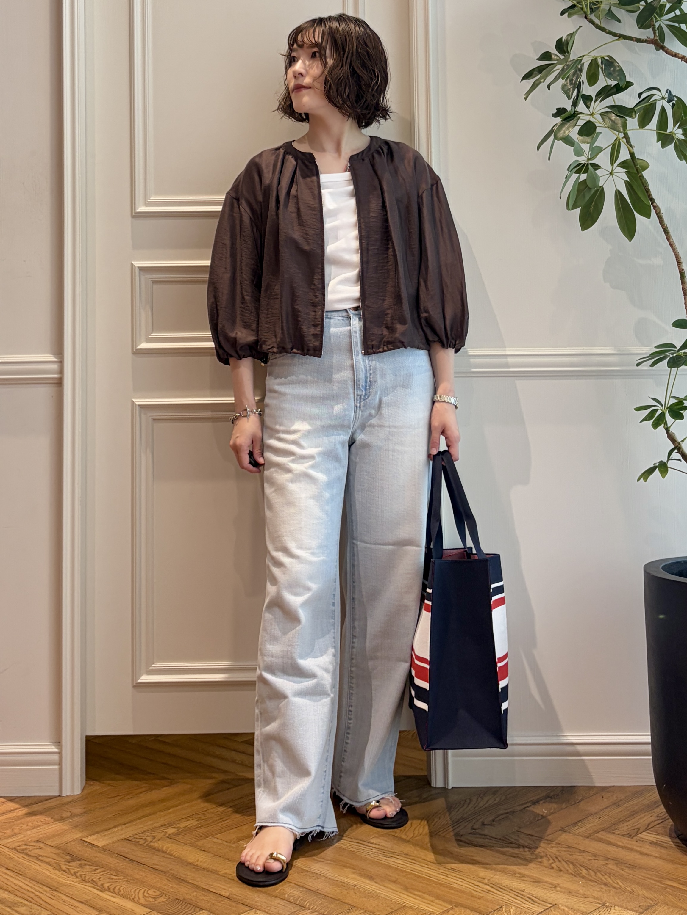 nakaoさんの「DRESSTERIOR｜NICOLAS LAINAS（ニコラスライナス）ソフトソールトングサンダル」を使ったコーディネート