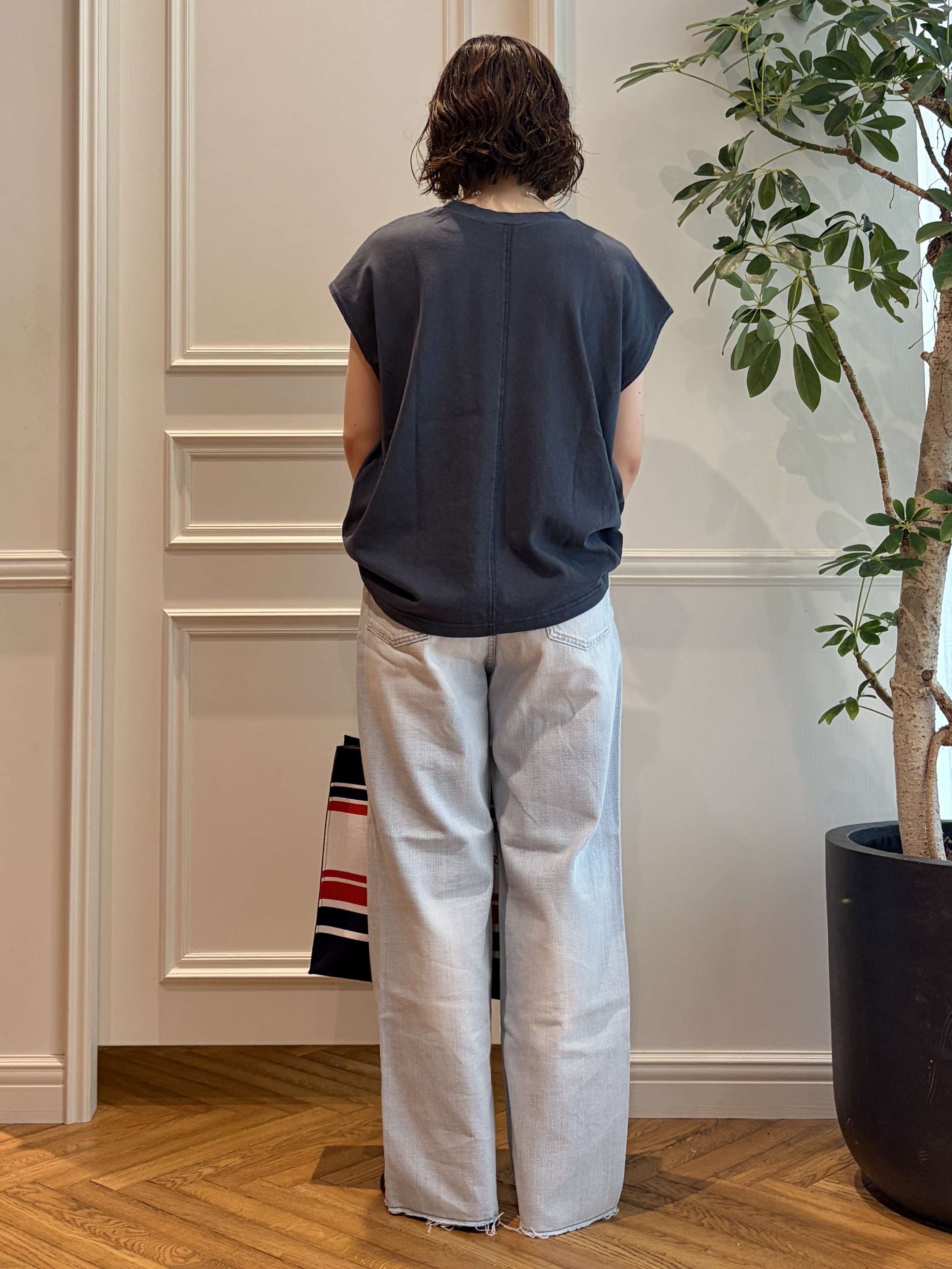 nakaoさんの「DRESSTERIOR｜NICOLAS LAINAS（ニコラスライナス）ソフトソールトングサンダル」を使ったコーディネート