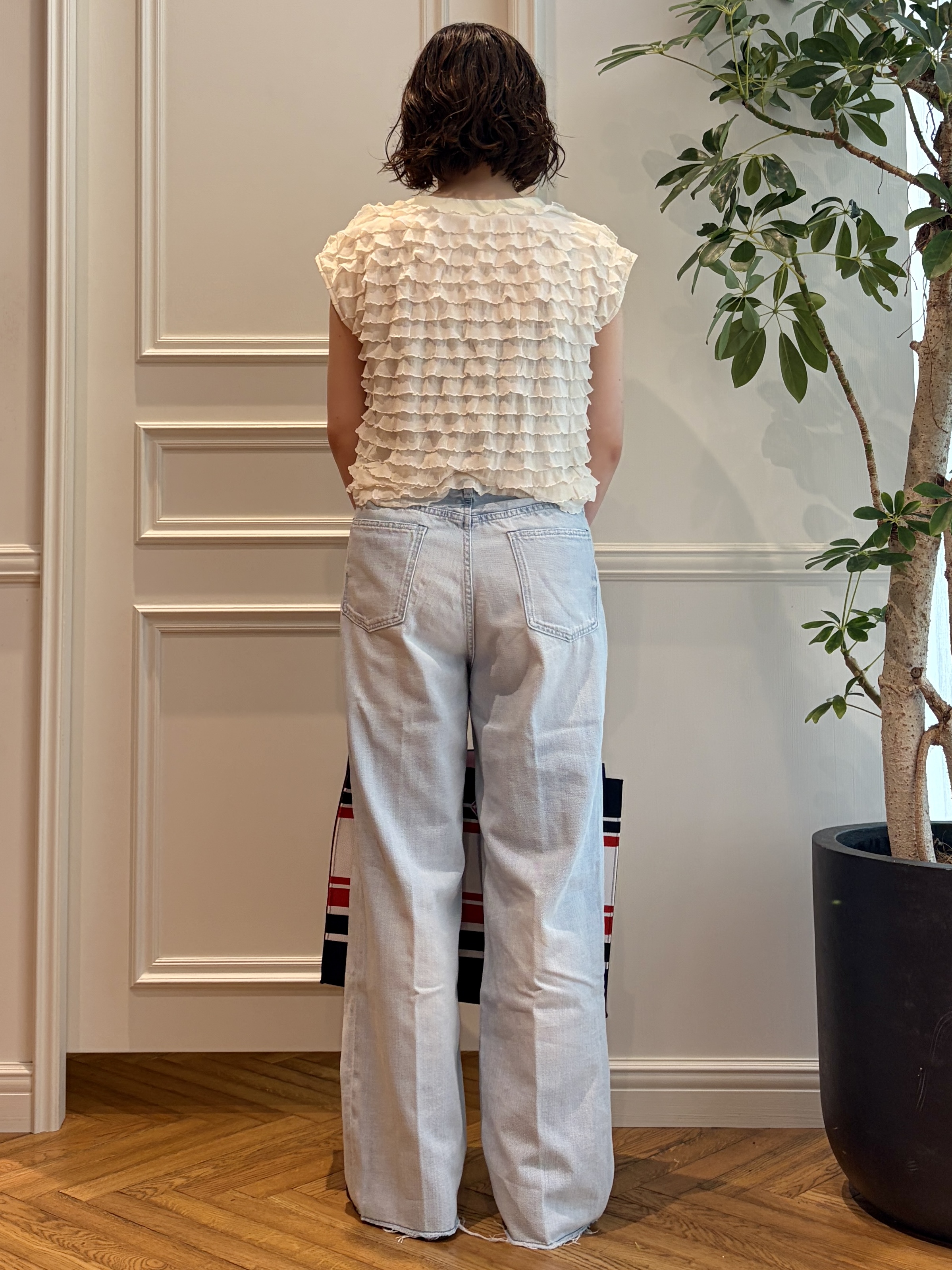 nakaoさんの「DRESSTERIOR｜NICOLAS LAINAS（ニコラスライナス）ソフトソールトングサンダル」を使ったコーディネート