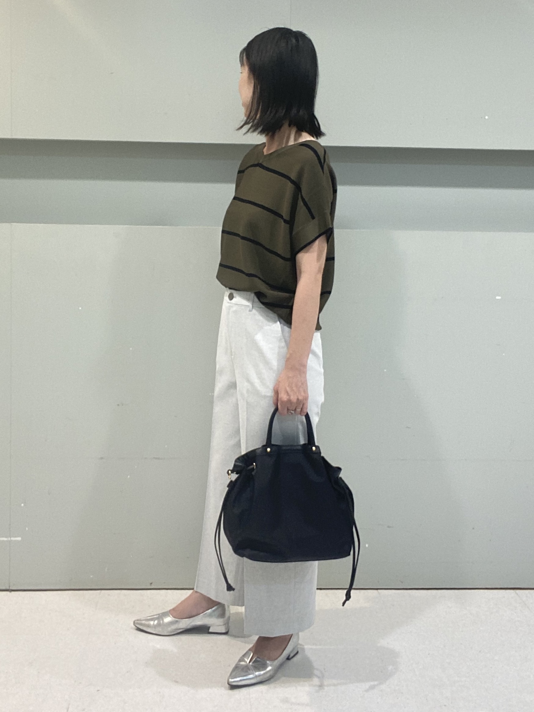 hitomiさんの「UNTITLED｜【接触冷感/洗える/後ろウエストゴム】オックスワイドパンツ」を使ったコーディネート