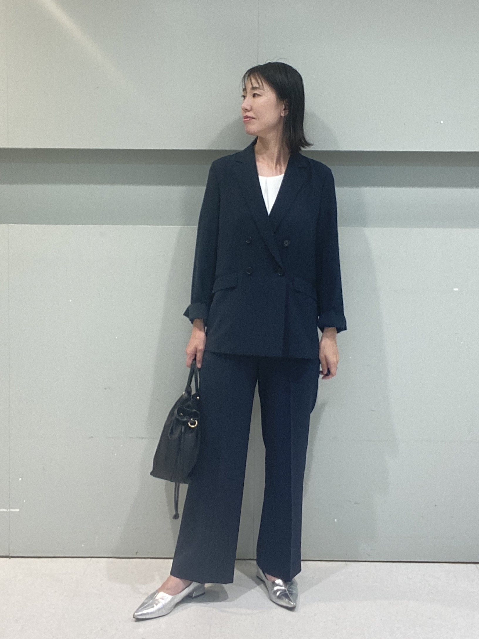 hitomiさんの「UNTITLED｜【新色追加/セットアップ可】エアリー ダブルブレストジャケット」を使ったコーディネート