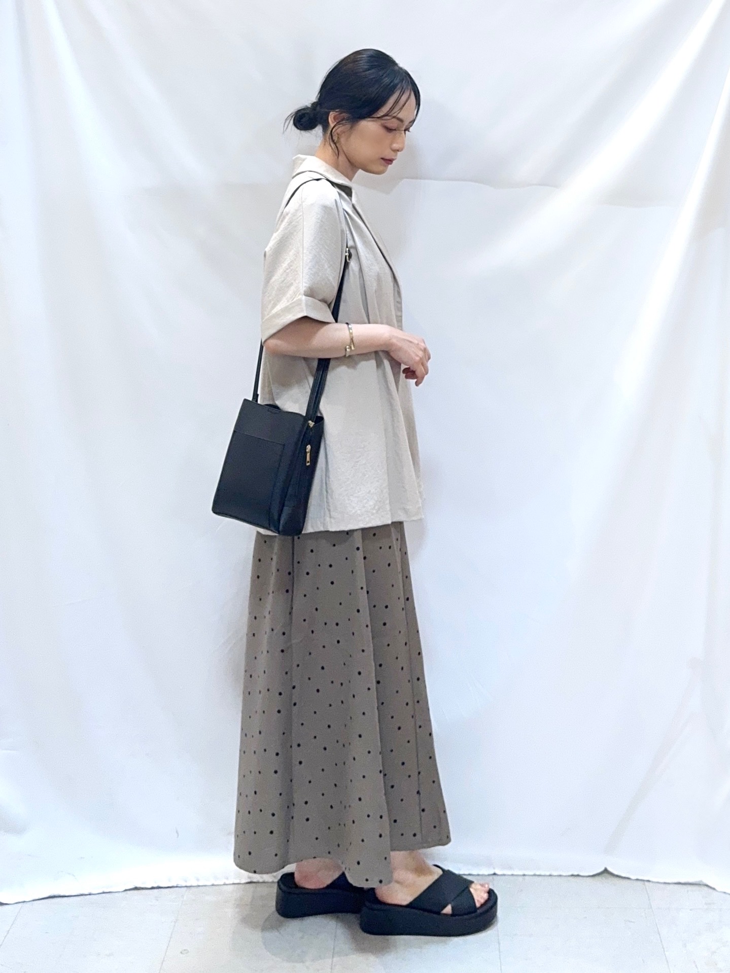 𝐇𝐢𝐫𝐨𝐦𝐢さんの「SHOO･LA･RUE｜【高レビュー/洗濯機可/セットアップ可】軽凛(かろりん) ひんやり半袖ジャケット」を使ったコーディネート