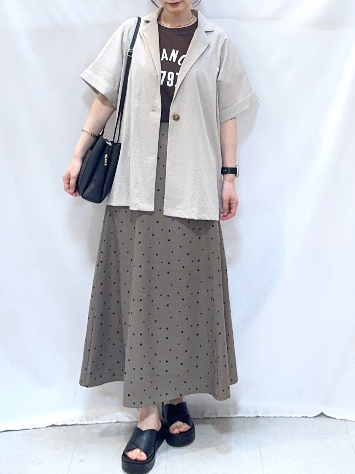 𝐇𝐢𝐫𝐨𝐦𝐢さんの「SHOO･LA･RUE｜【高レビュー/洗濯機可/セットアップ可】軽凛(かろりん) ひんやり半袖ジャケット」を使ったコーディネート