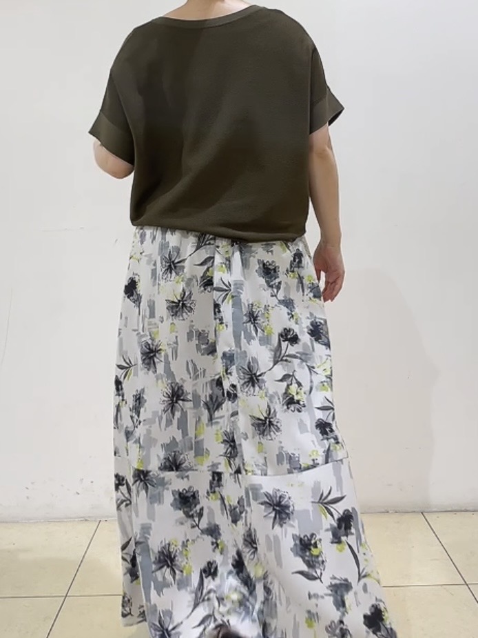 watanabeさんの「UNTITLED｜【11色展開/体型カバー】前後2WAYフレンチスリーブニット」を使ったコーディネート