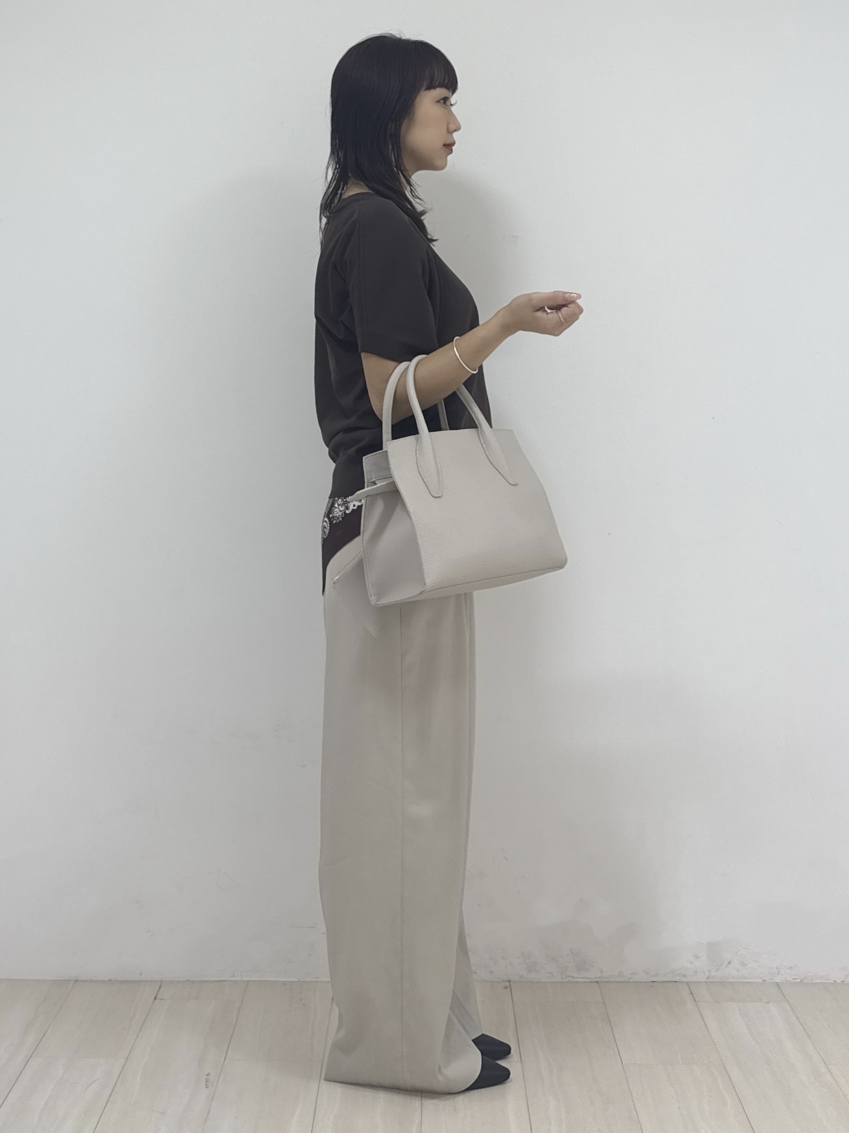 萩原 優里菜さんの「INDIVI｜【洗える／コットン】ドライタッチさらりニットT」を使ったコーディネート