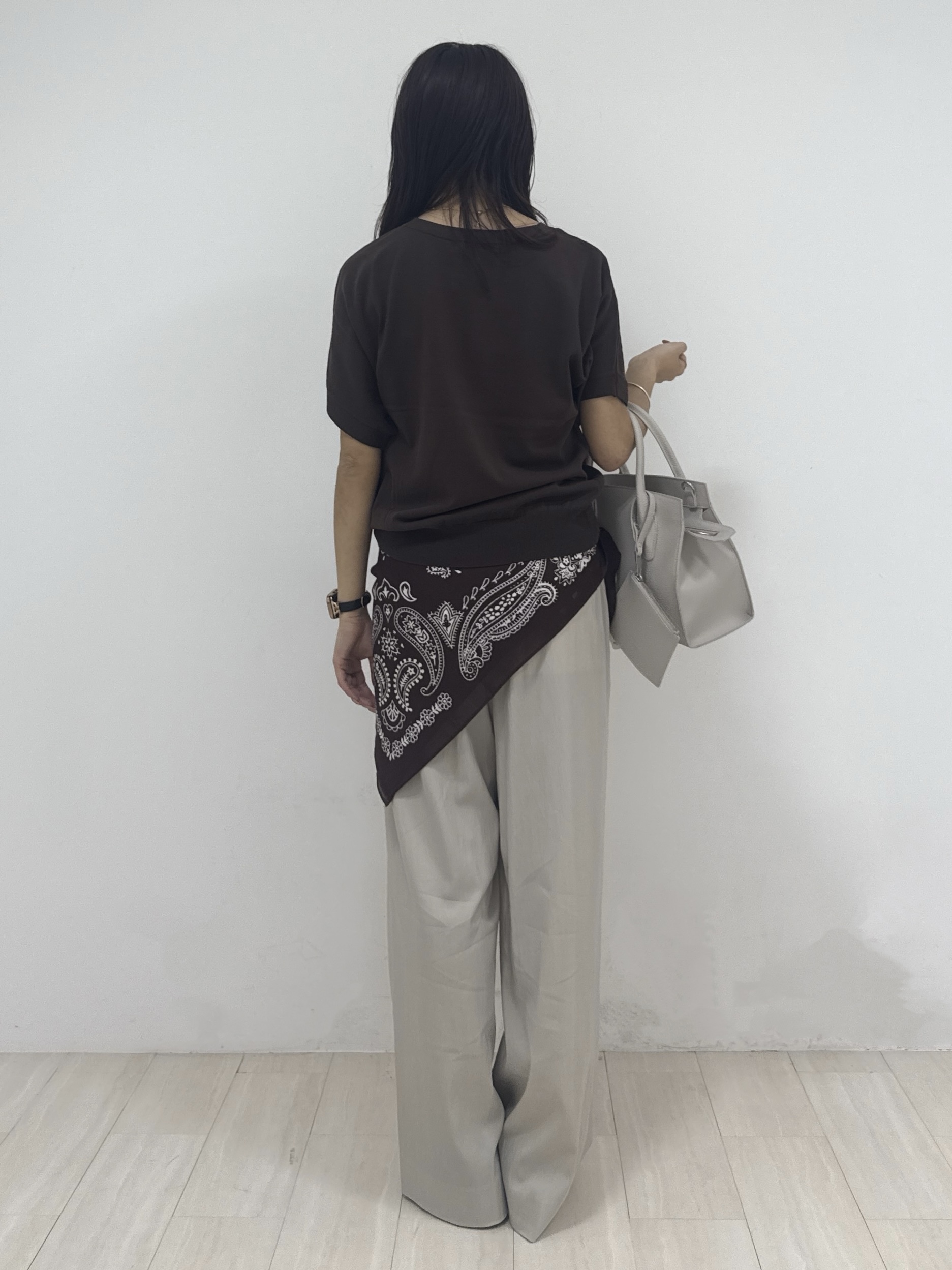 萩原 優里菜さんの「INDIVI｜【洗える／コットン】ドライタッチさらりニットT」を使ったコーディネート