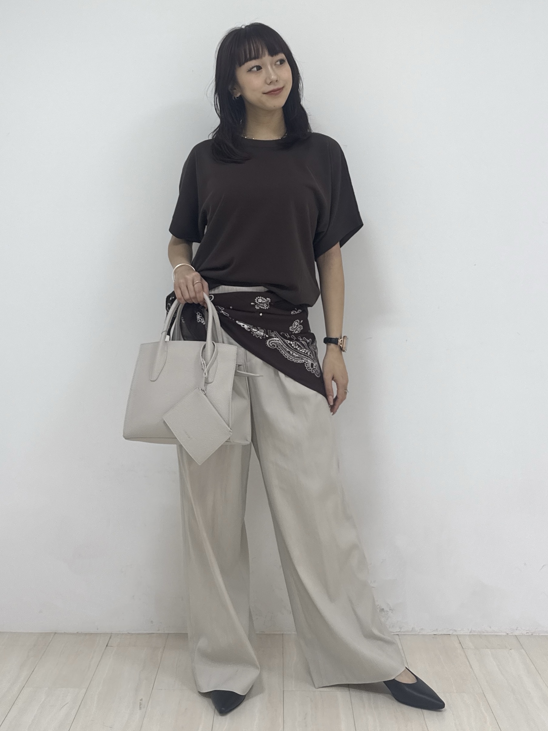 萩原 優里菜さんの「INDIVI｜【洗える／コットン】ドライタッチさらりニットT」を使ったコーディネート