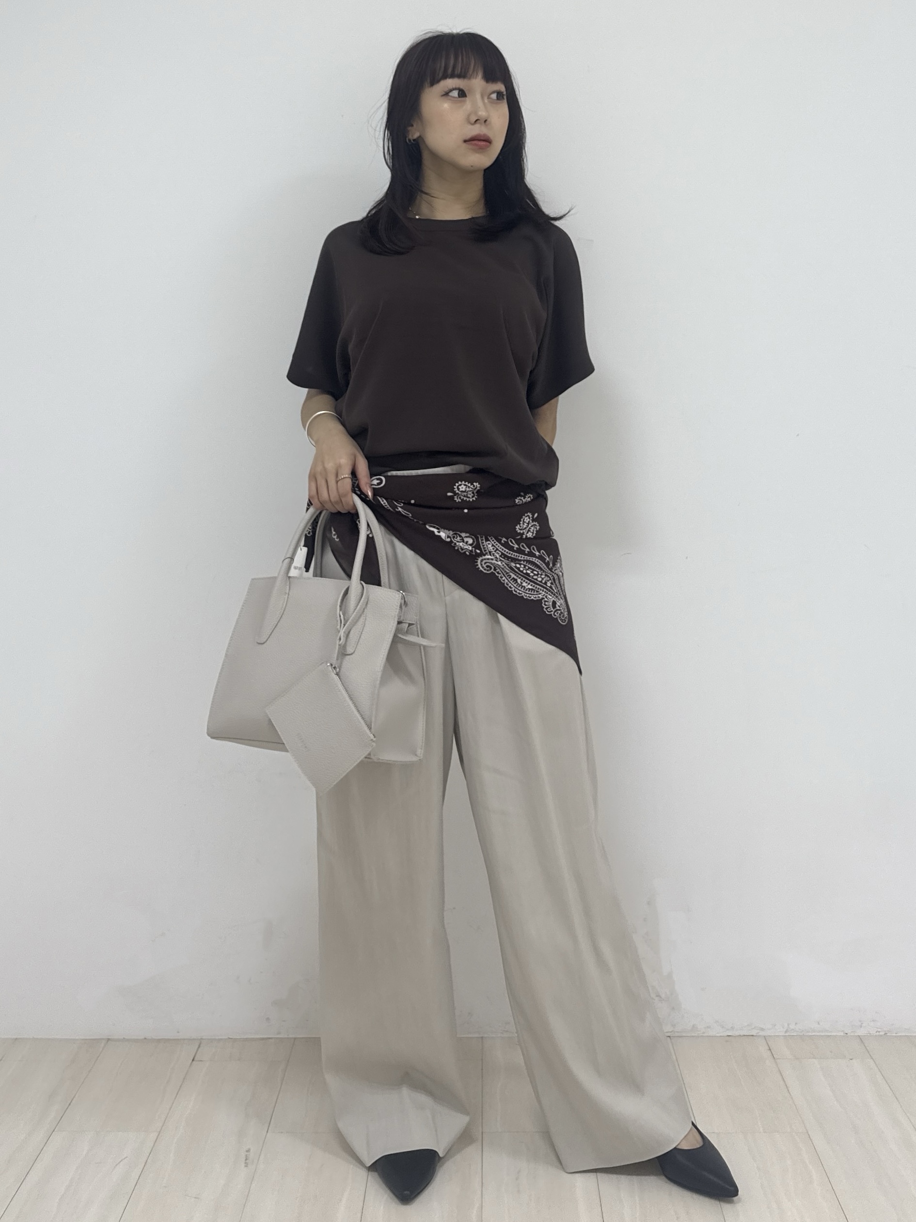 萩原 優里菜さんの「INDIVI｜【洗える／コットン】ドライタッチさらりニットT」を使ったコーディネート