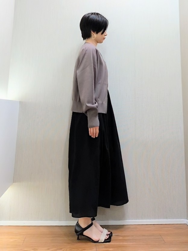 ミズタさんの「UNTITLED｜【アンサンブル可/日除け・冷房対策】シアーレーヨンZIPカーディガン」を使ったコーディネート