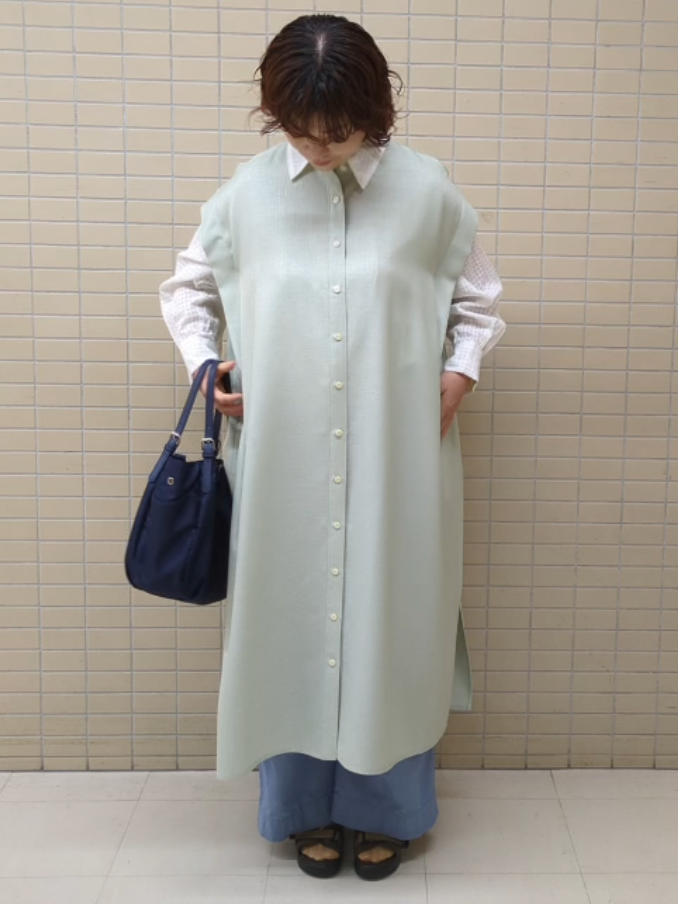 ハム太郎さんの「Reflect｜すっきり見えバンドカラーシャツワンピース」を使ったコーディネート