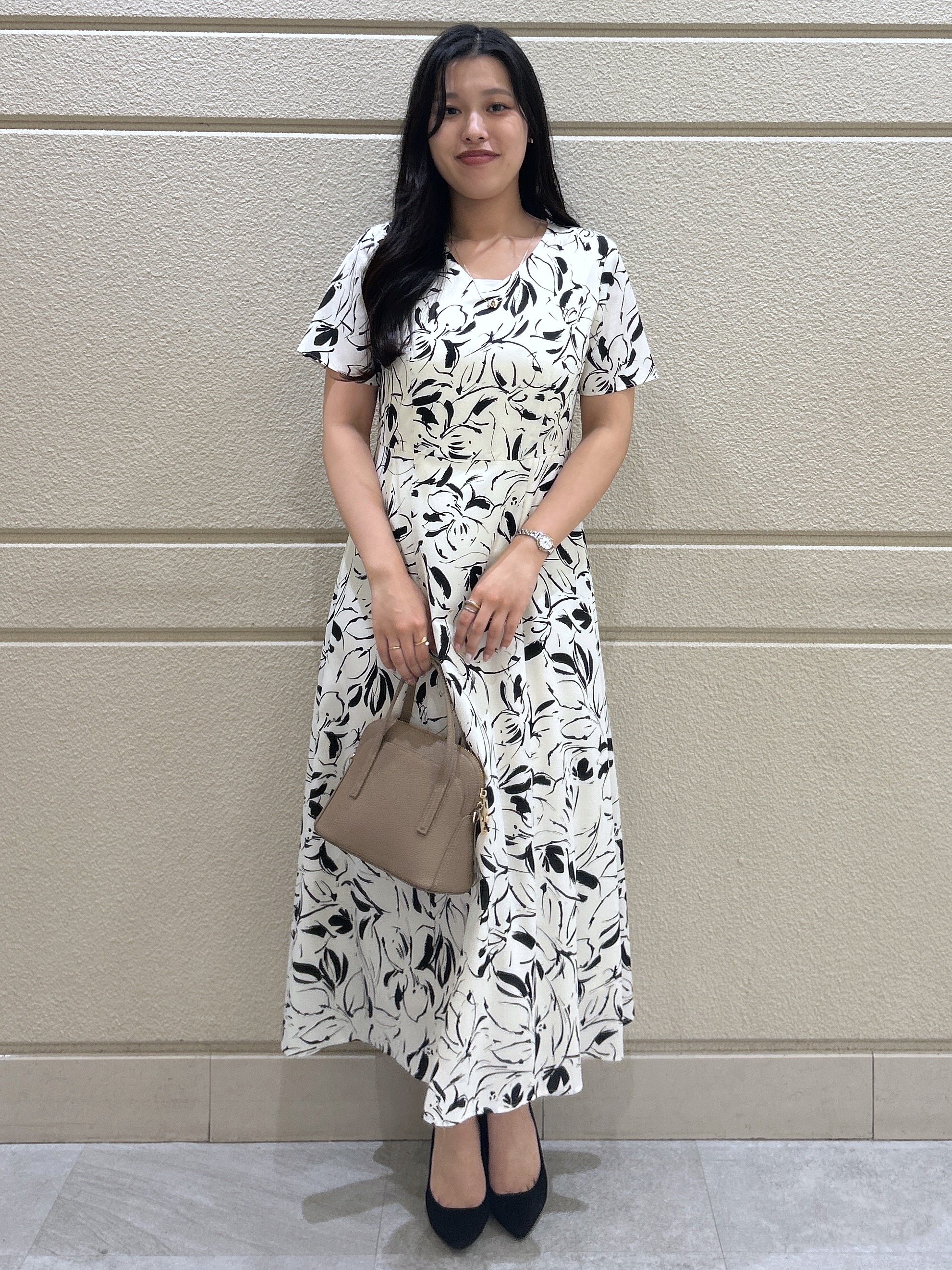 Momokaさんの「COUP DE CHANCE｜【手洗い可／日本製】フラワープリントフレアーワンピース」を使ったコーディネート