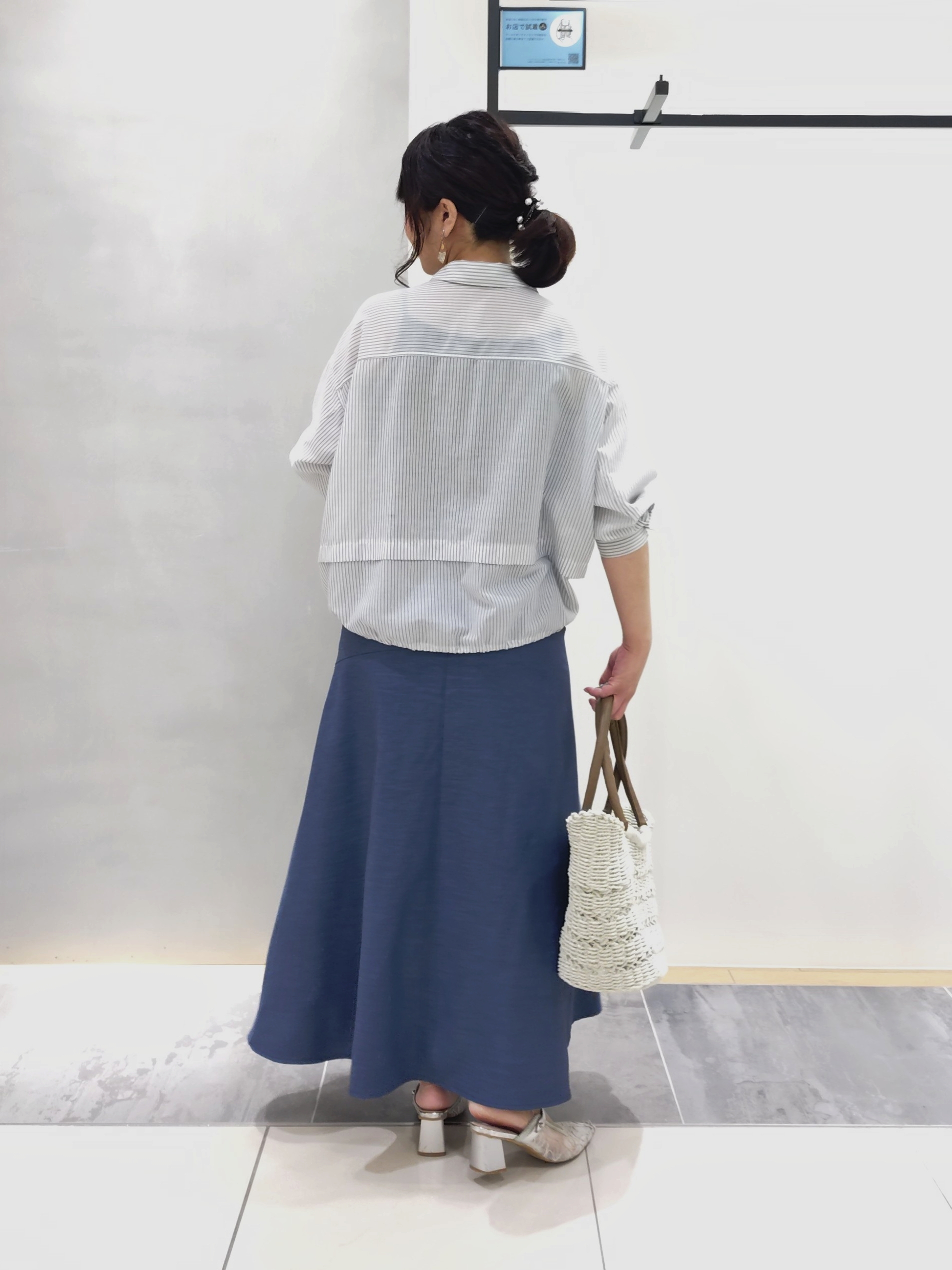 TOMOMIさんの「INDIVI｜【洗える／UVケア／すっきり見え】ナローフレアスカート」を使ったコーディネート