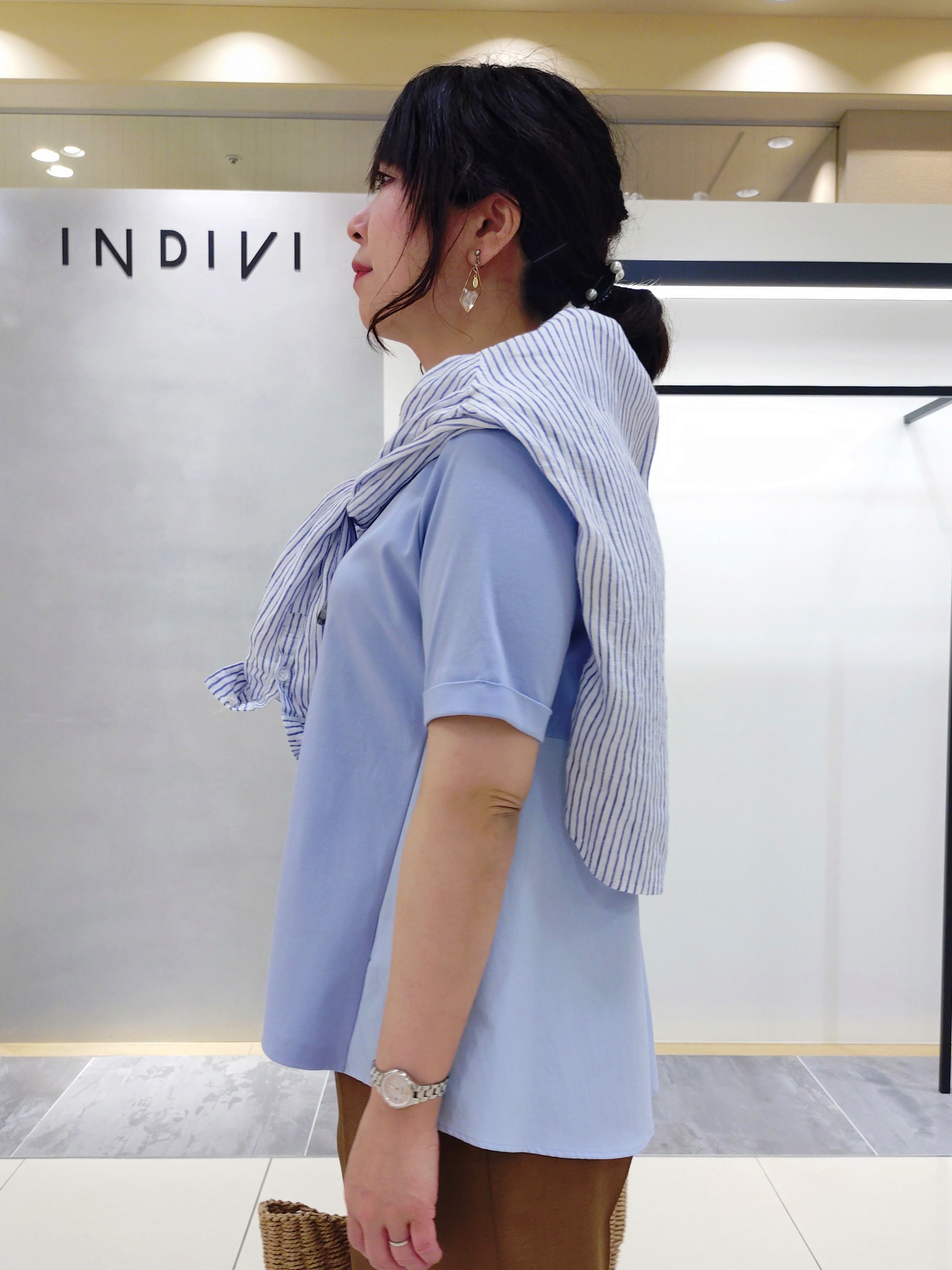 TOMOMIさんの「INDIVI｜【洗える／メッシュ素材／SETUP可能】ワイドパンツ」を使ったコーディネート