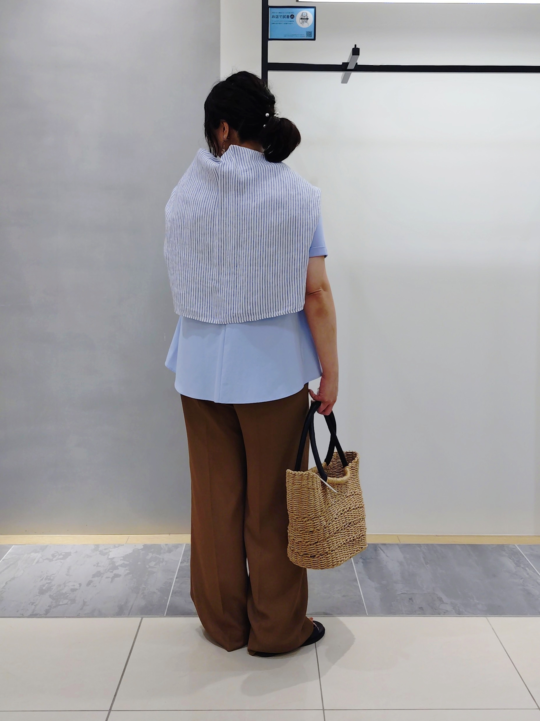 TOMOMIさんの「INDIVI｜【洗える／メッシュ素材／SETUP可能】ワイドパンツ」を使ったコーディネート