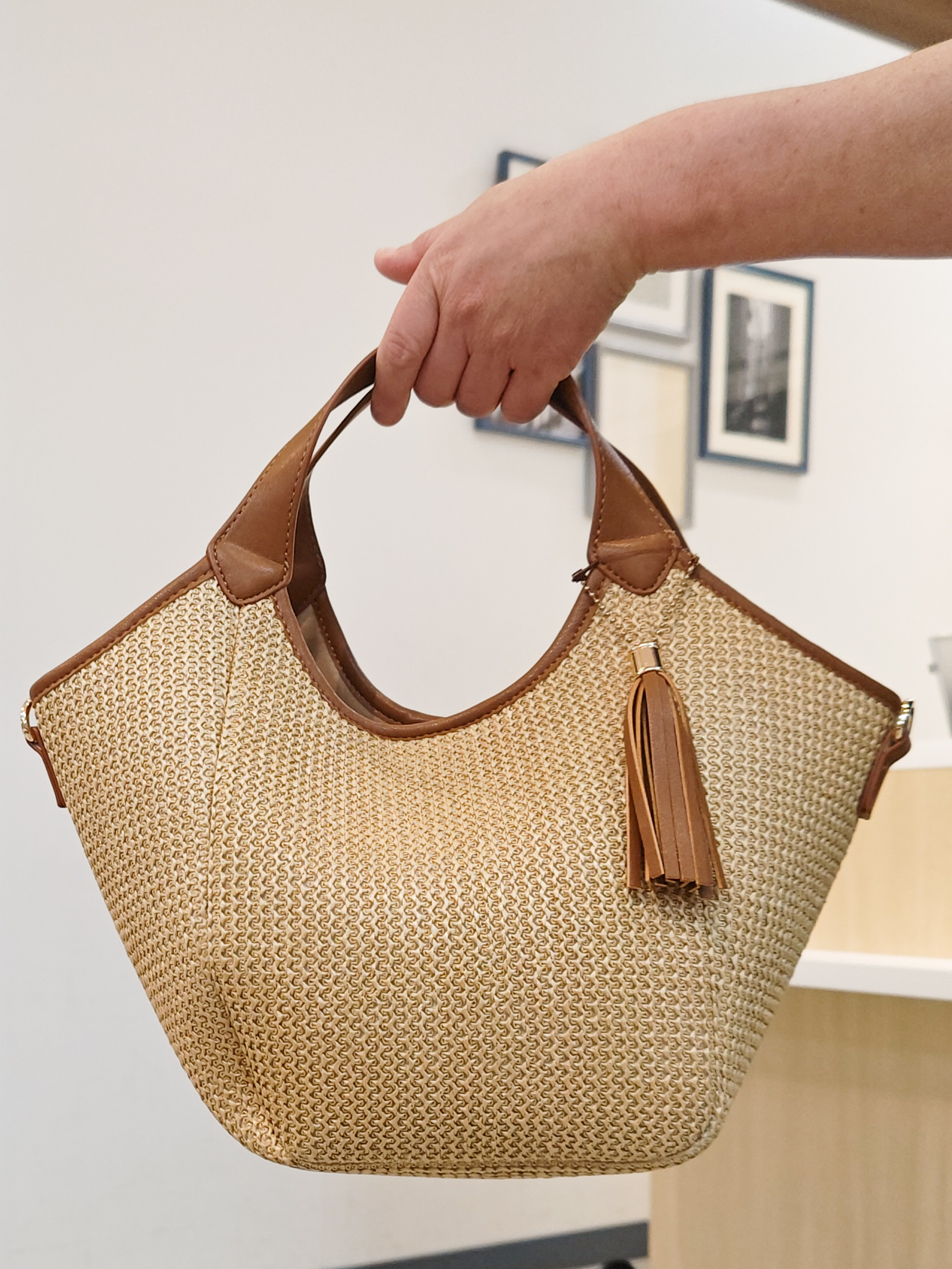 むぅポンさんの「grove｜【貴島明日香さん着用/UVカット】体型カバー叶う、バックプリーツTシャツ」を使ったコーディネート