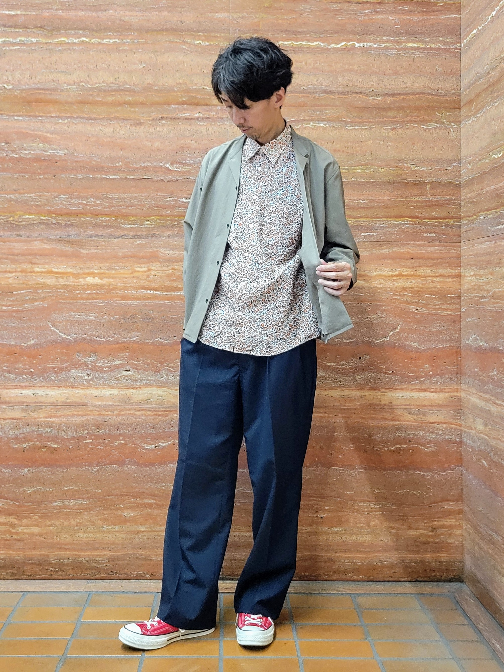piroyaさんの「TAKEO KIKUCHI｜【撥水・洗える・シワになりにくい】 リランチェ（R） シャツ」を使ったコーディネート