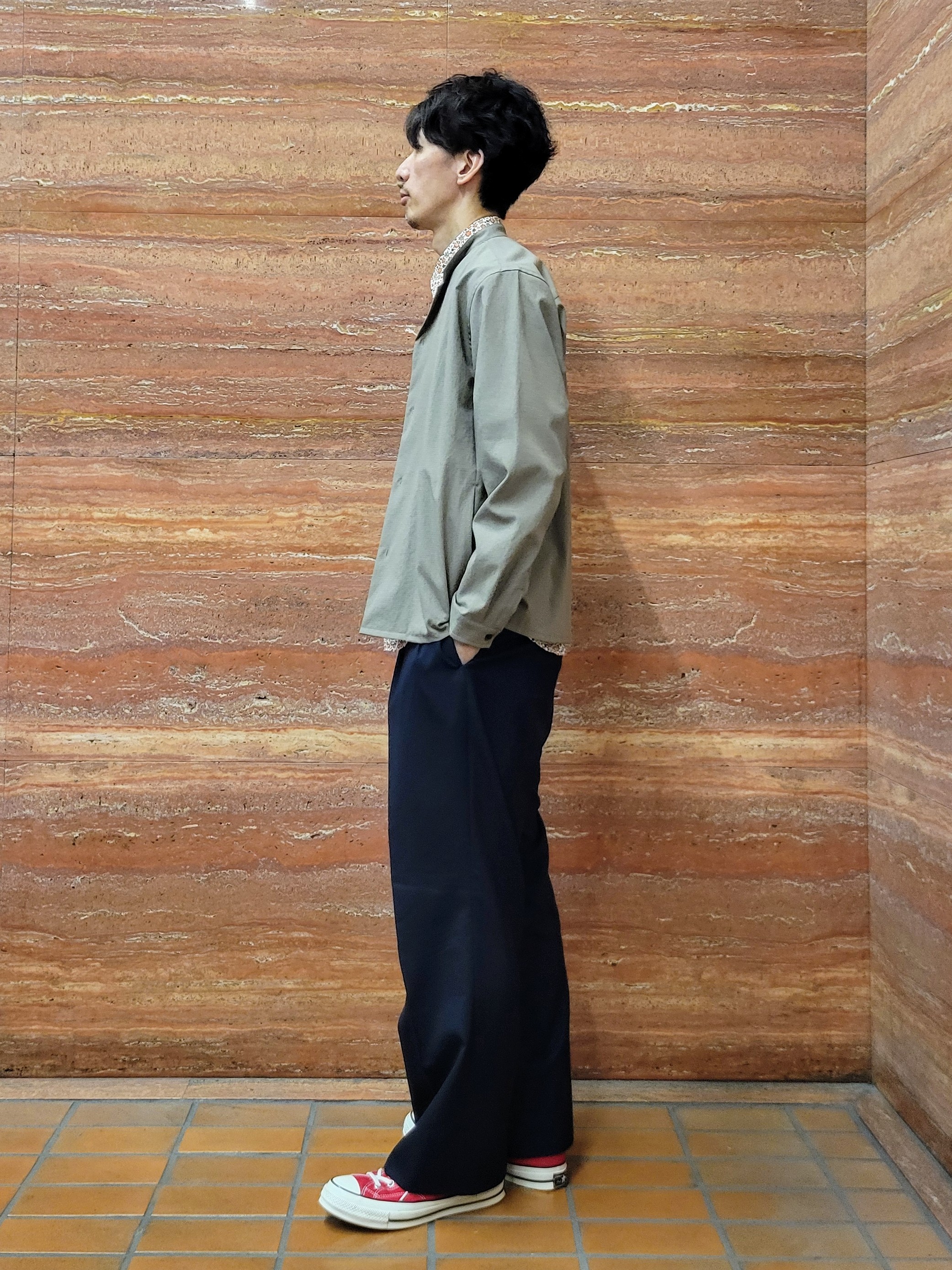 piroyaさんの「TAKEO KIKUCHI｜【撥水・洗える・シワになりにくい】 リランチェ（R） シャツ」を使ったコーディネート
