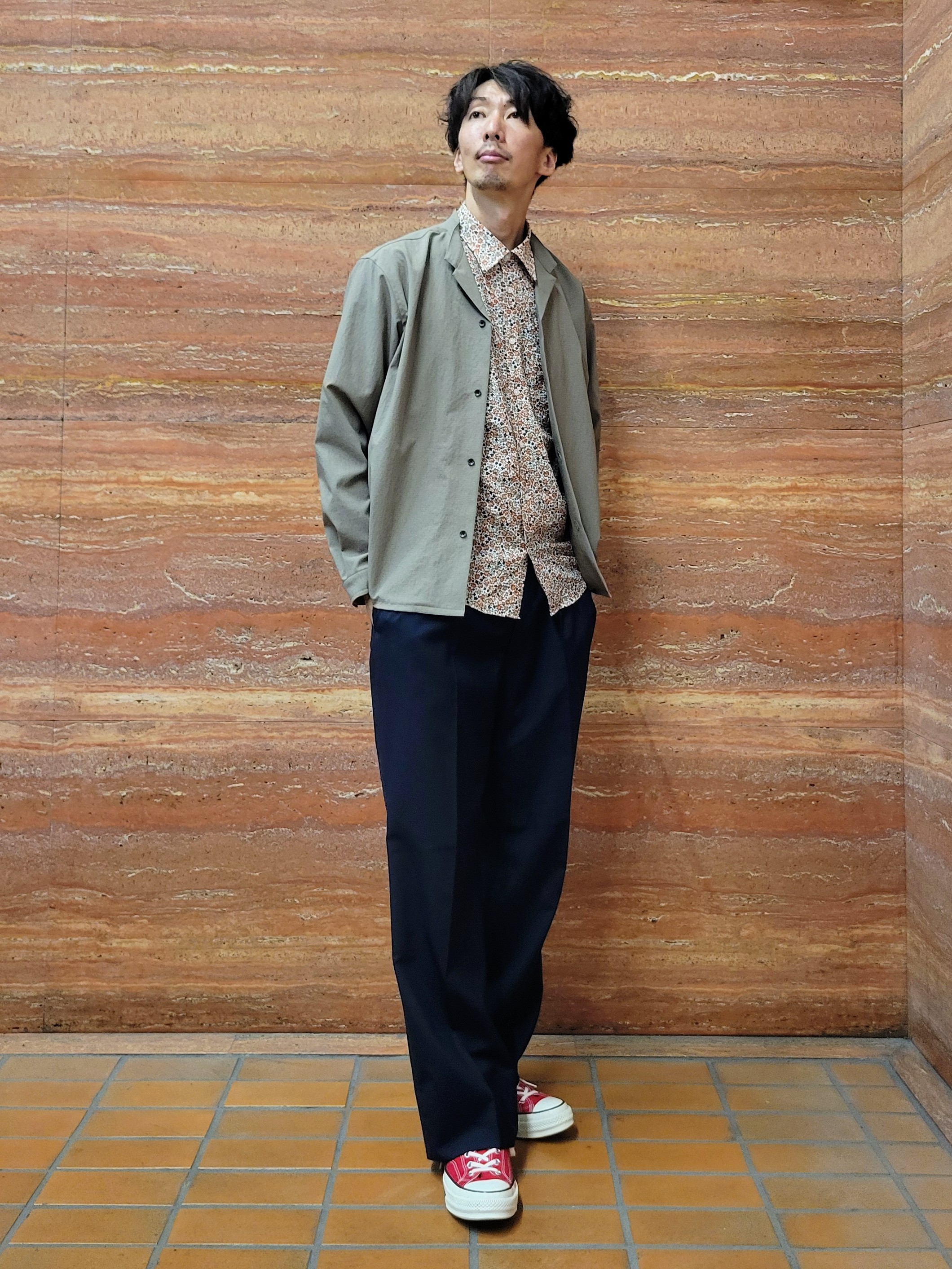 piroyaさんの「TAKEO KIKUCHI｜【撥水・洗える・シワになりにくい】 リランチェ（R） シャツ」を使ったコーディネート