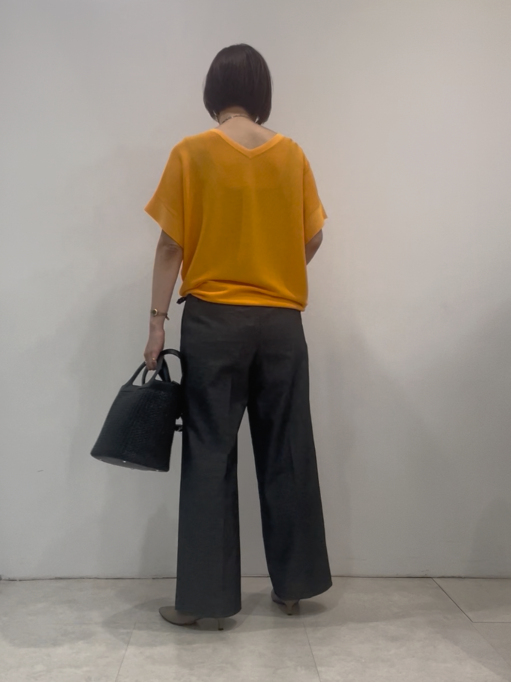 まどかさんの「UNTITLED｜【11色展開/体型カバー】前後2WAYフレンチスリーブニット」を使ったコーディネート