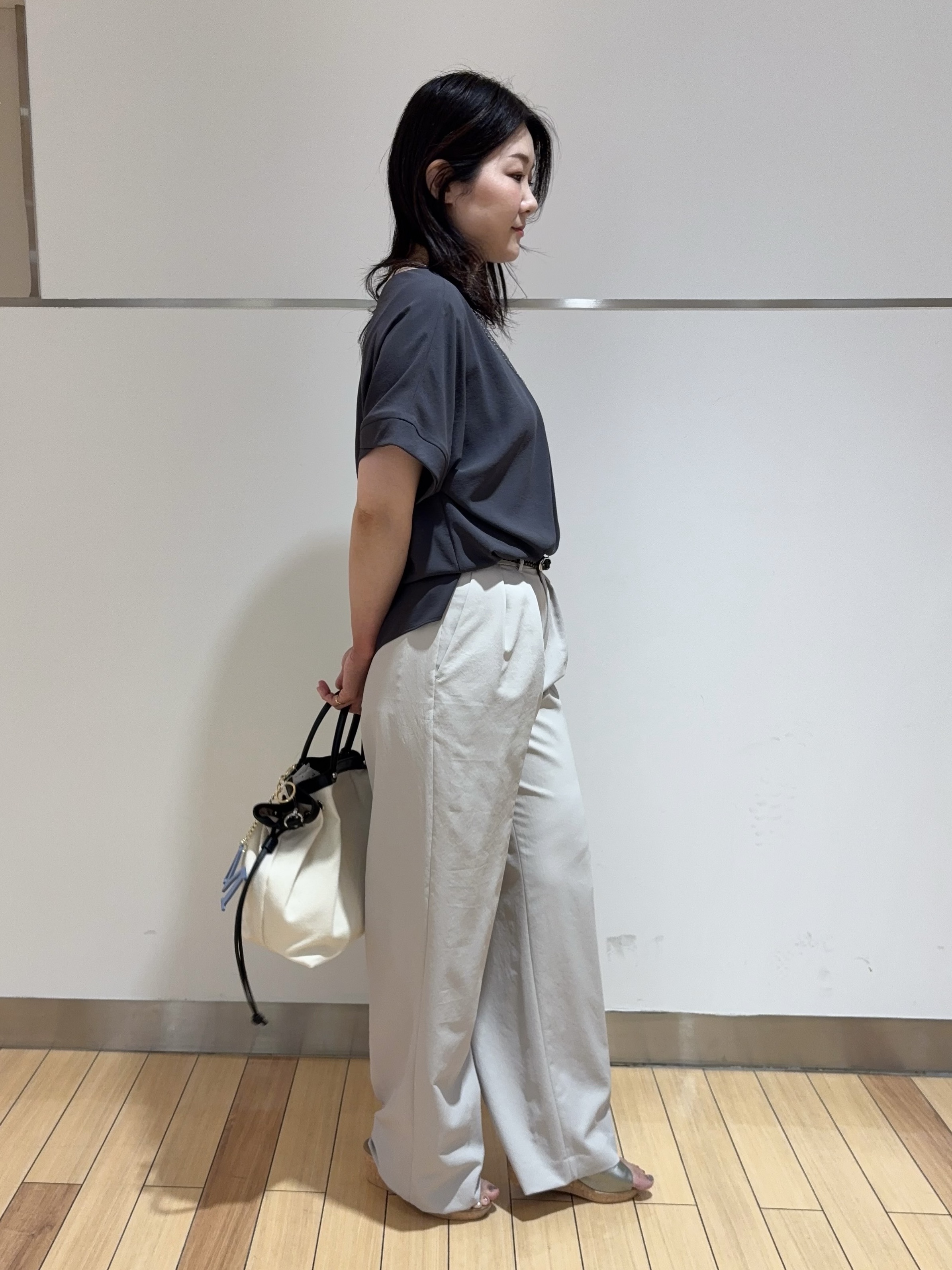 misaさんの「UNTITLED｜【前後2WAY/はっ水/セットアップ可】リラクシーフレンチスリーブブラウス」を使ったコーディネート