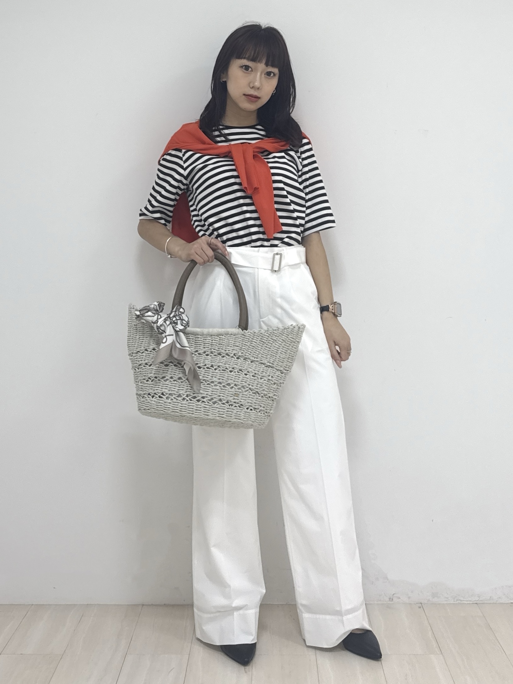 萩原 優里菜さんの「INDIVI｜【汗ジミ防止／褒められTシャツ】上品カジュアル！ドルマンTシャツ」を使ったコーディネート