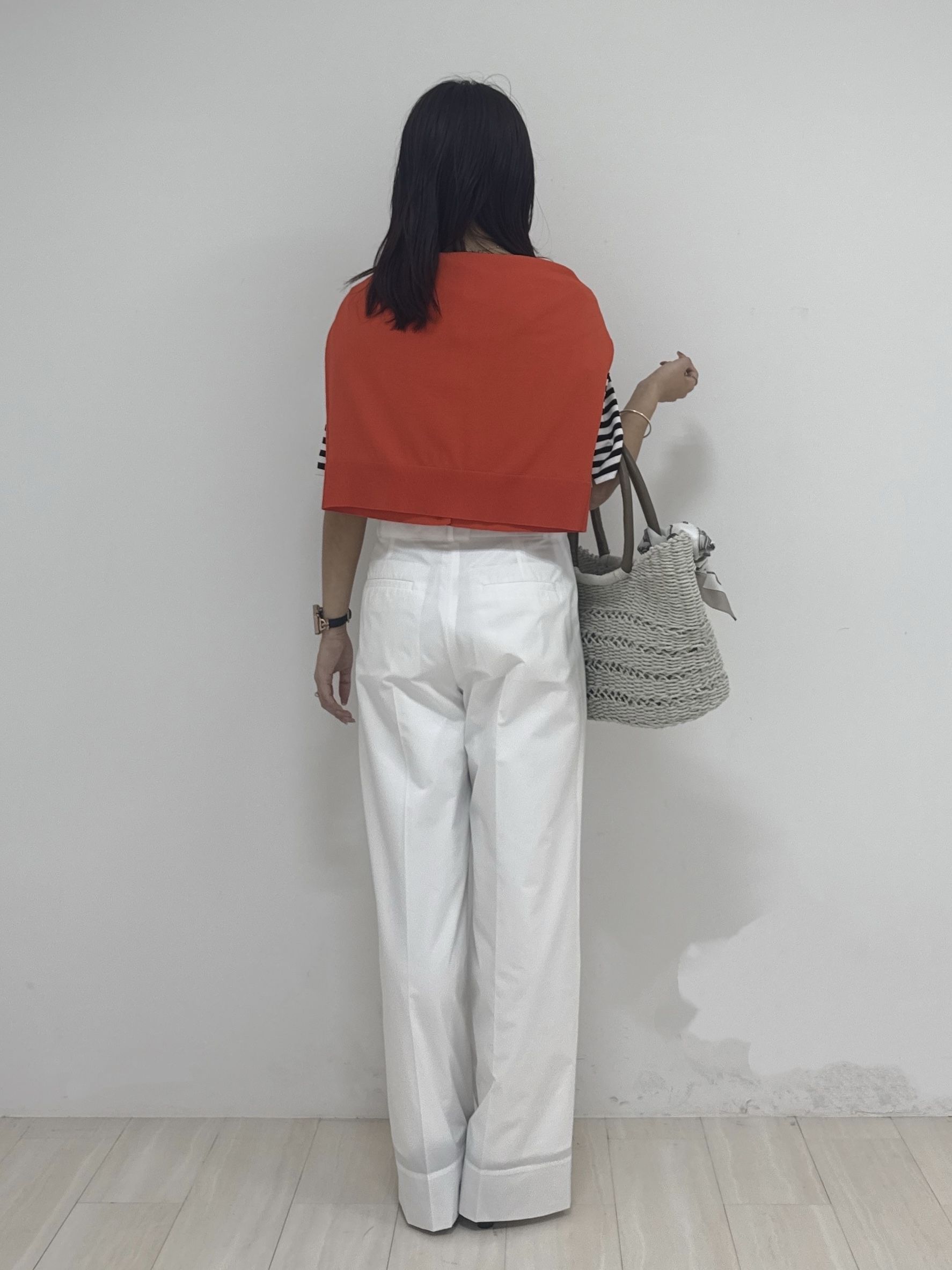 萩原 優里菜さんの「INDIVI｜【汗ジミ防止／褒められTシャツ】上品カジュアル！ドルマンTシャツ」を使ったコーディネート