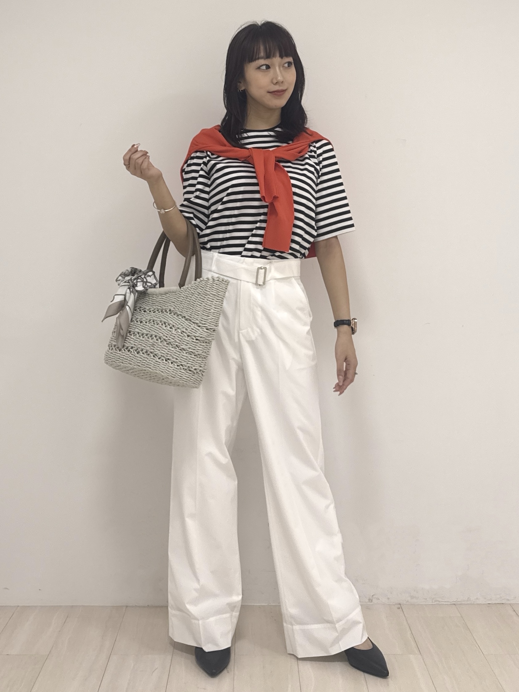 萩原 優里菜さんの「INDIVI｜【汗ジミ防止／褒められTシャツ】上品カジュアル！ドルマンTシャツ」を使ったコーディネート