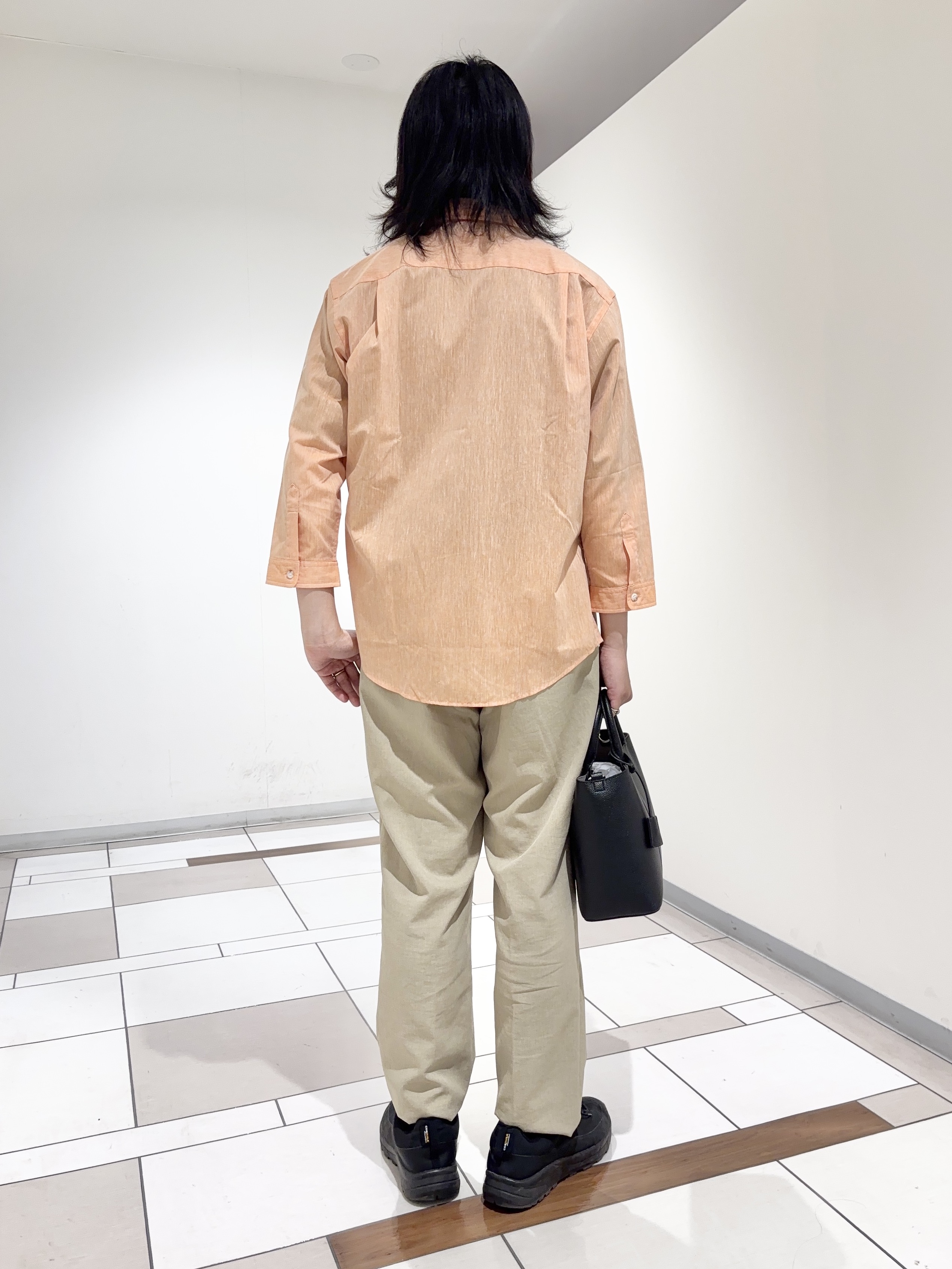 及川さんの「TAKEO KIKUCHI｜【接触冷感】ハイブリッド リネン 七分袖シャツ」を使ったコーディネート