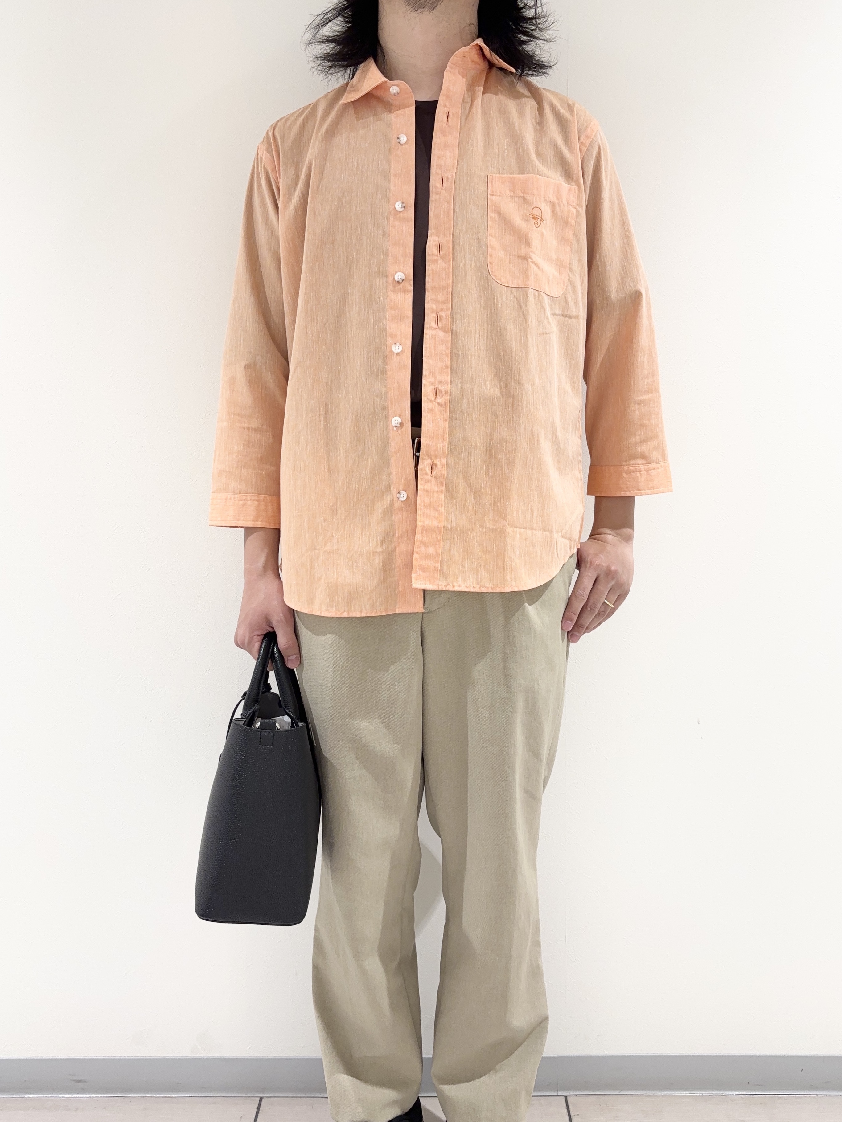 及川さんの「TAKEO KIKUCHI｜【接触冷感】ハイブリッド リネン 七分袖シャツ」を使ったコーディネート