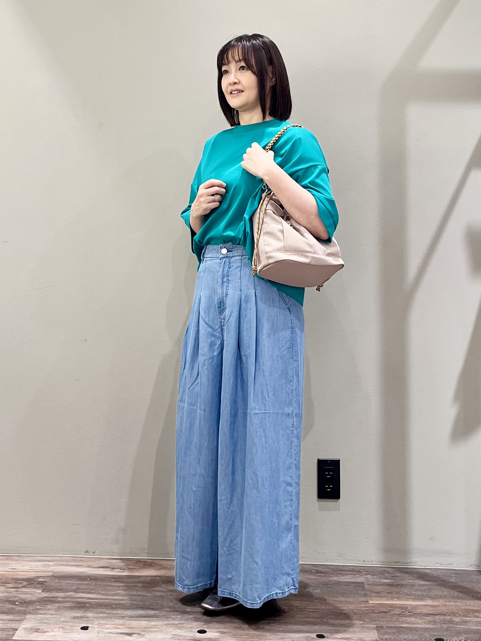 ricoさんの「Dessin｜【新色追加/体型カバー】美光沢カットソーボクシーシルエット」を使ったコーディネート