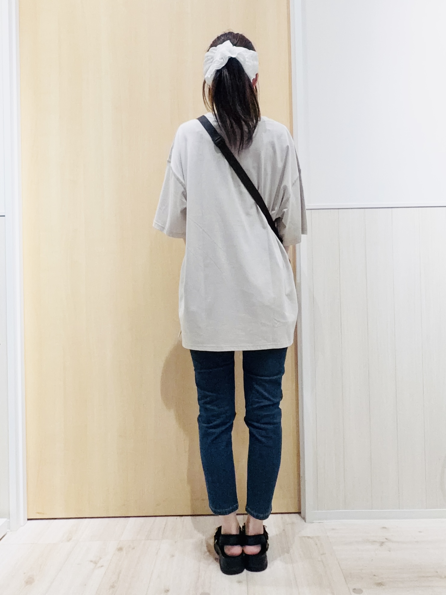 Naさんの「SHOO･LA･RUE｜【ひんやり】ゆるっと体型カバー BIGアソートTシャツ」を使ったコーディネート