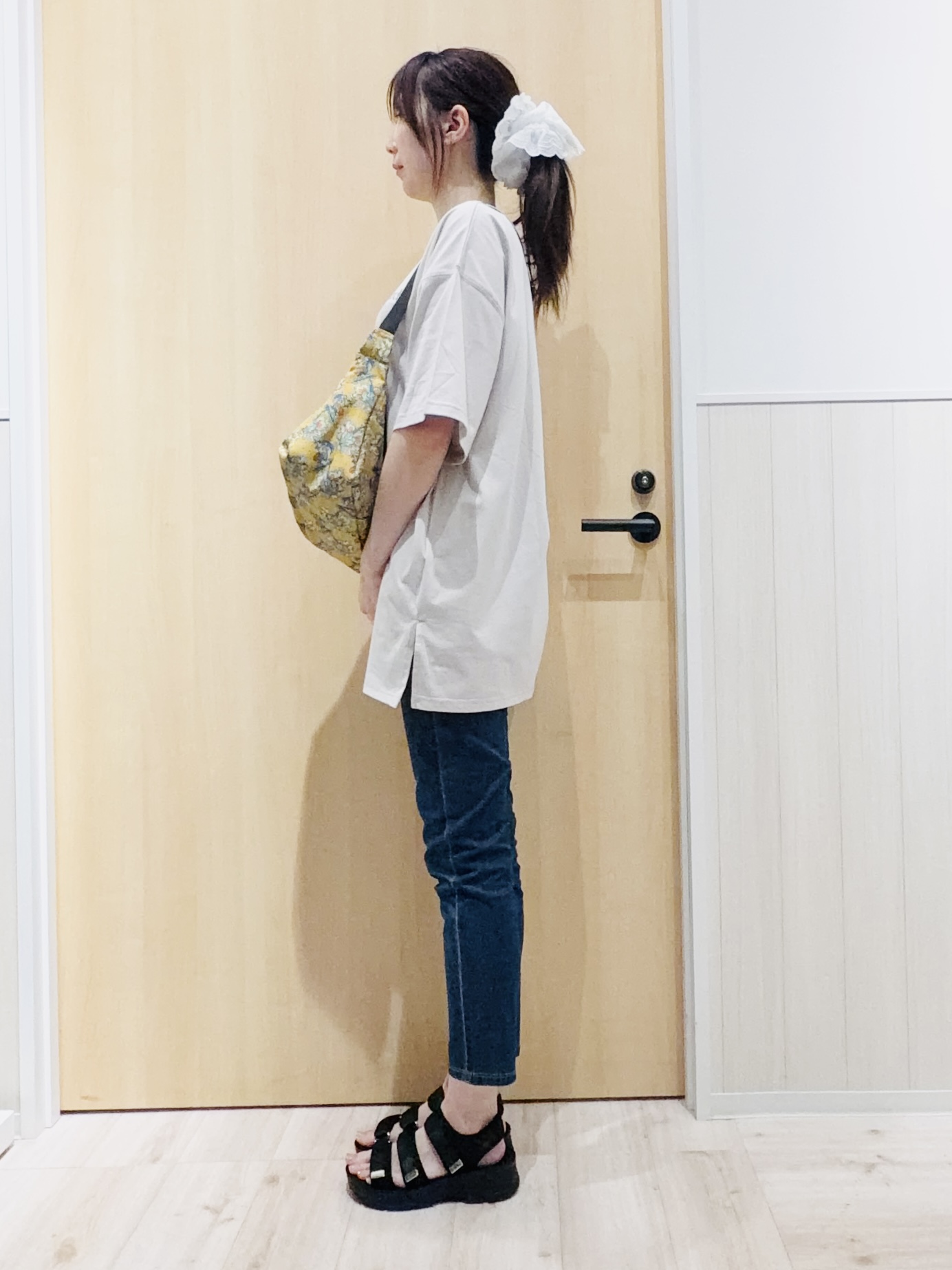 Naさんの「SHOO･LA･RUE｜【ひんやり】ゆるっと体型カバー BIGアソートTシャツ」を使ったコーディネート