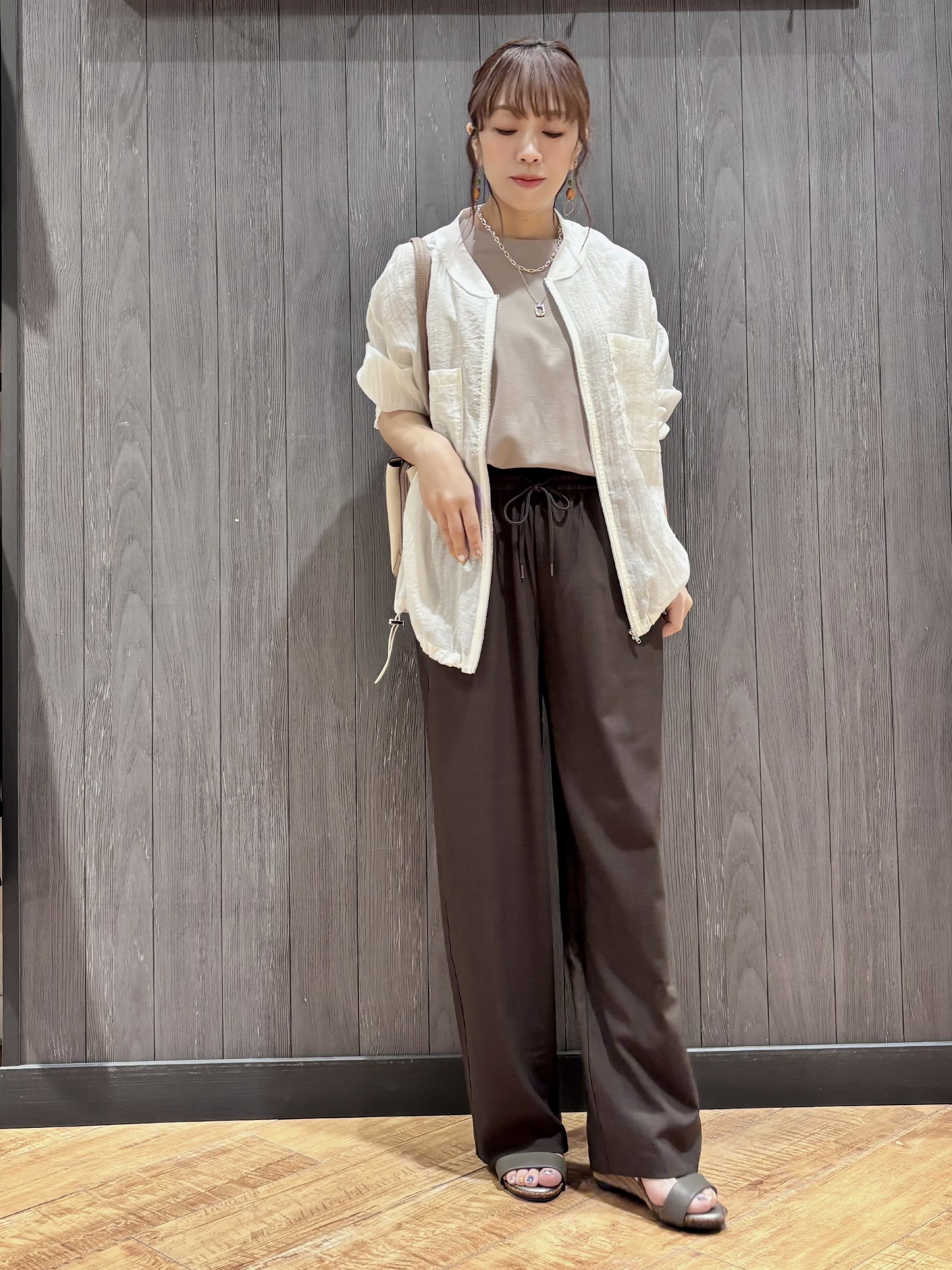 meiさんの「SHOO･LA･RUE｜【S-LL/洗濯機可】1枚持っておくと安心 程よい透け感のシアーリブブルゾン」を使ったコーディネート