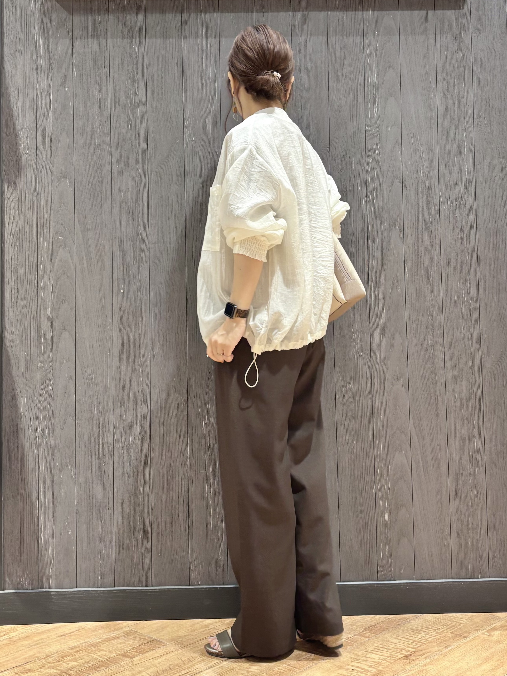 meiさんの「SHOO･LA･RUE｜【S-LL/洗濯機可】1枚持っておくと安心 程よい透け感のシアーリブブルゾン」を使ったコーディネート