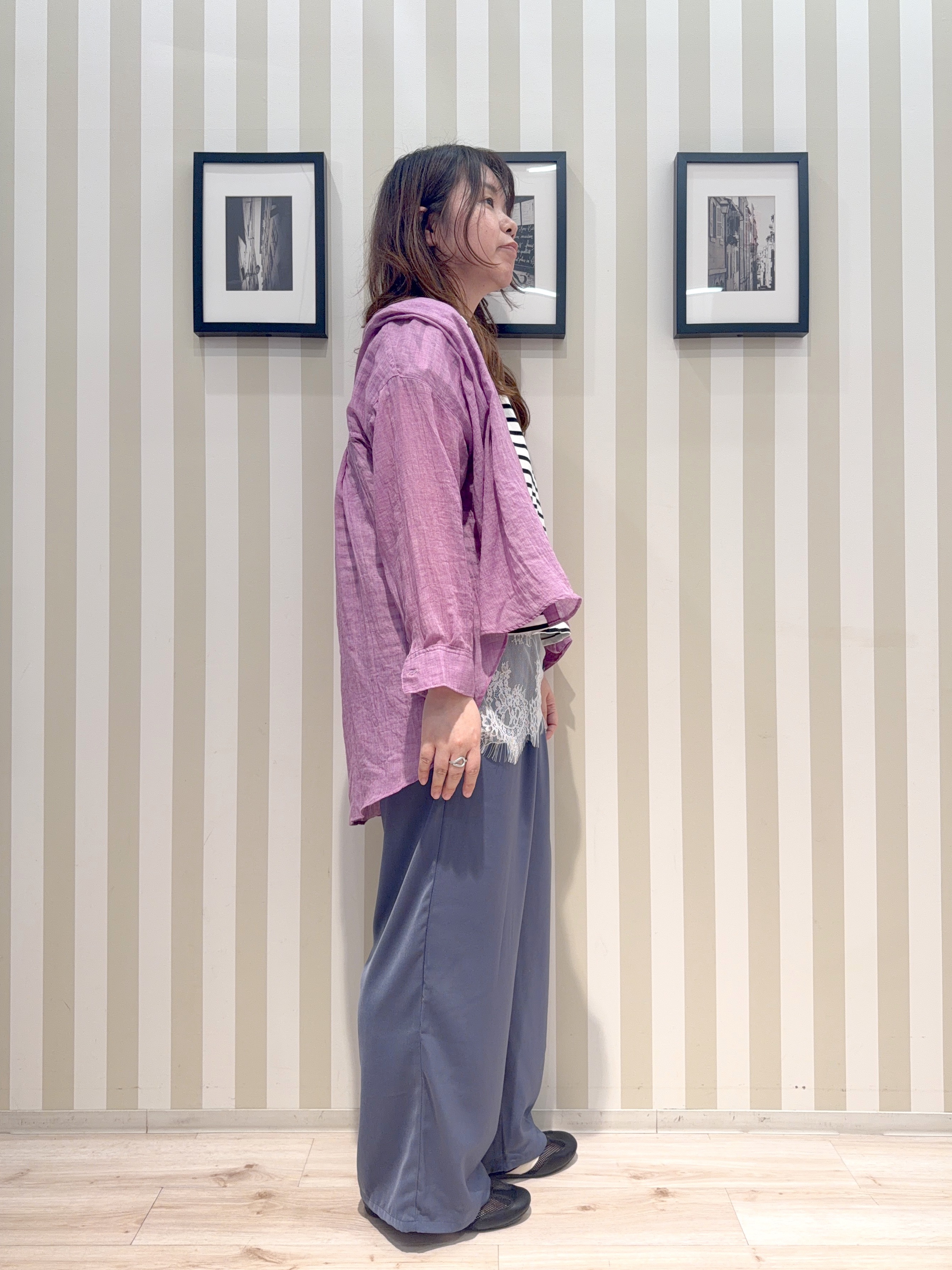 MIYUKIさんの「SHOO･LA･RUE｜【ひんやり/洗濯機可】シンプルにこなれて見せる お袖ギャザードルマンTシャツ」を使ったコーディネート