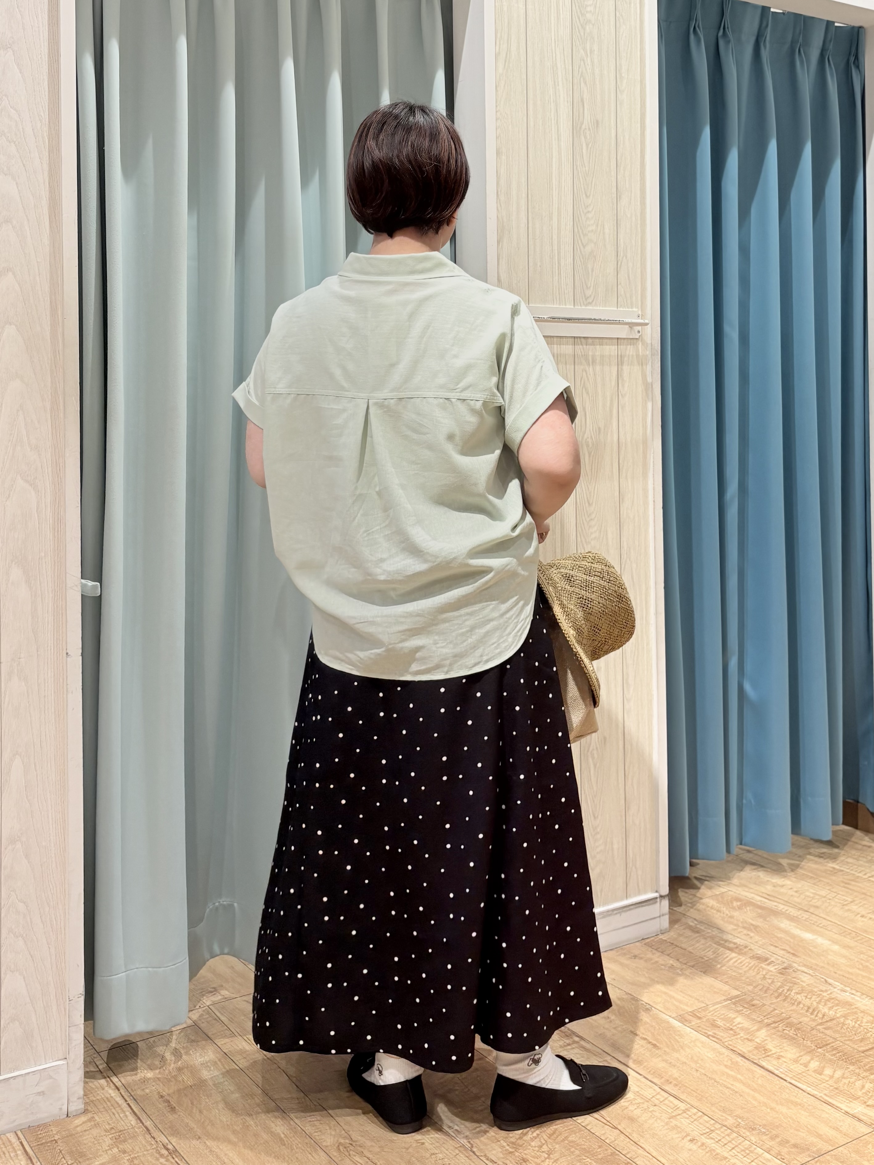 砂糖さんの「SHOO･LA･RUE｜【ひんやり/UV】インせず着られる フレンチリネンスキッパーシャツ」を使ったコーディネート