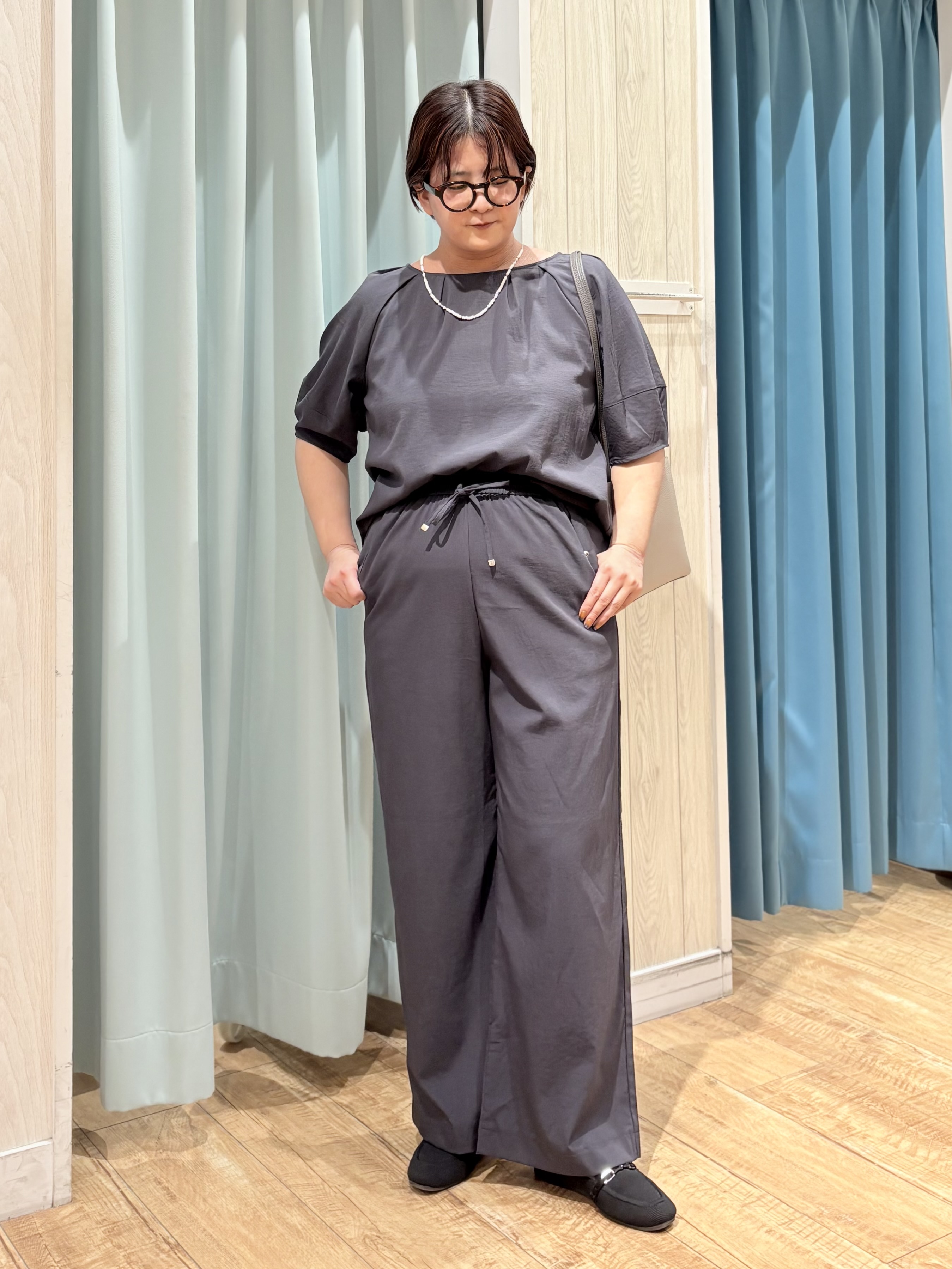 砂糖さんの「SHOO･LA･RUE｜【S-LL/洗濯機可/セットアップ可】軽凛(かろりん) ひんやりタックブラウス」を使ったコーディネート