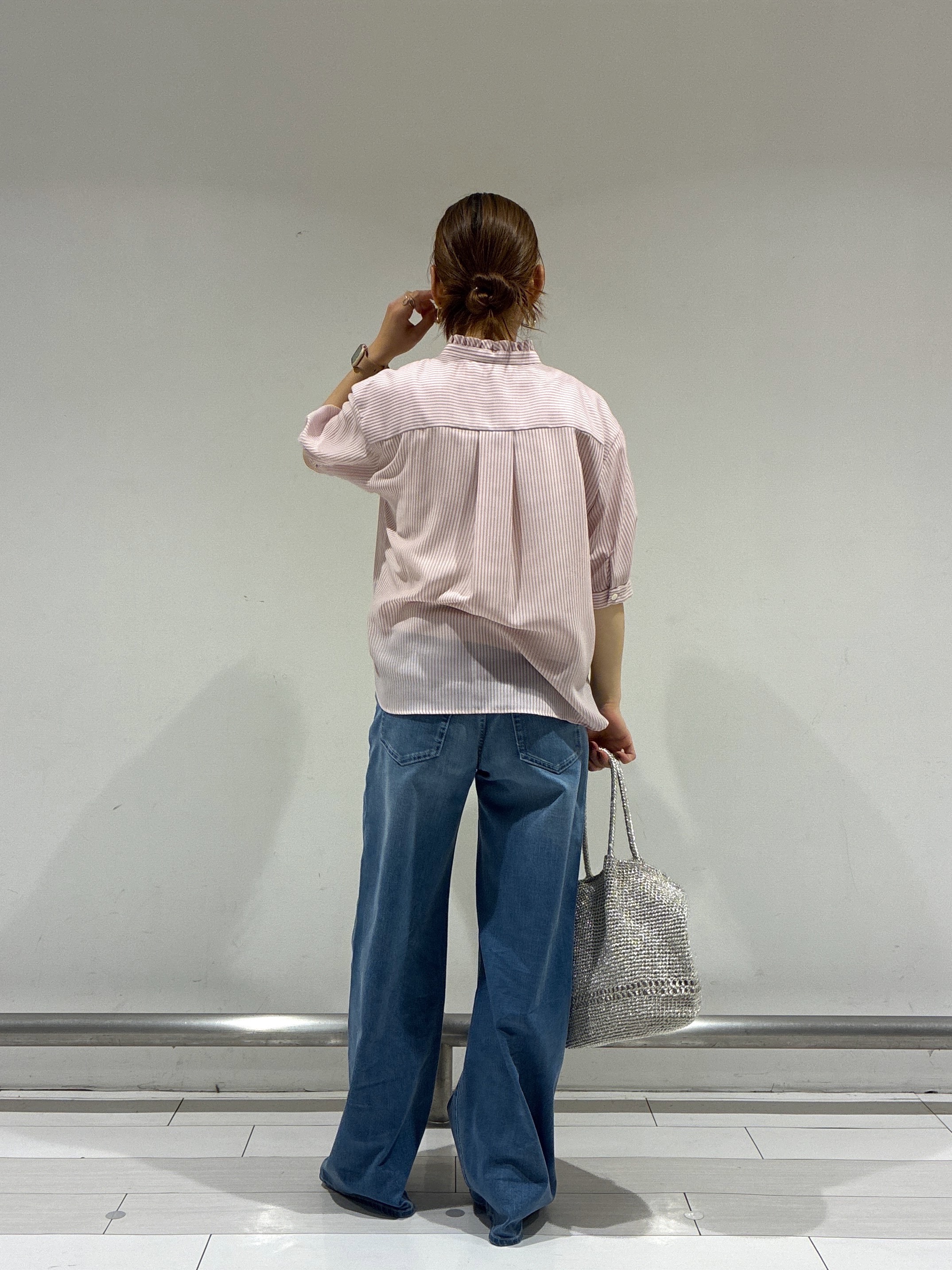 Rinさんの「UNTITLED｜【接触冷感/通気性/洗える】スタンドカラーフリルブラウス」を使ったコーディネート