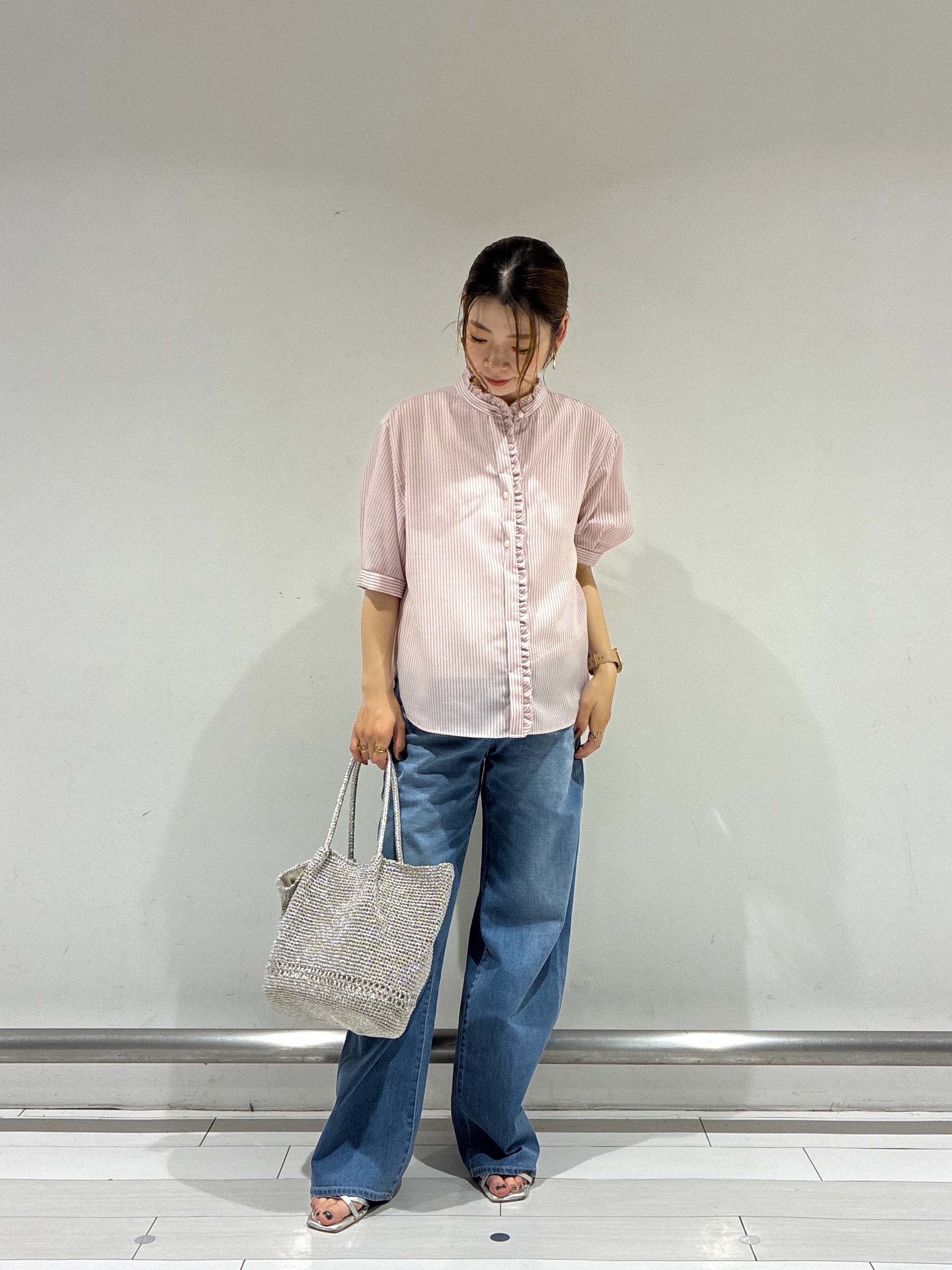 Rinさんの「UNTITLED｜【接触冷感/通気性/洗える】スタンドカラーフリルブラウス」を使ったコーディネート